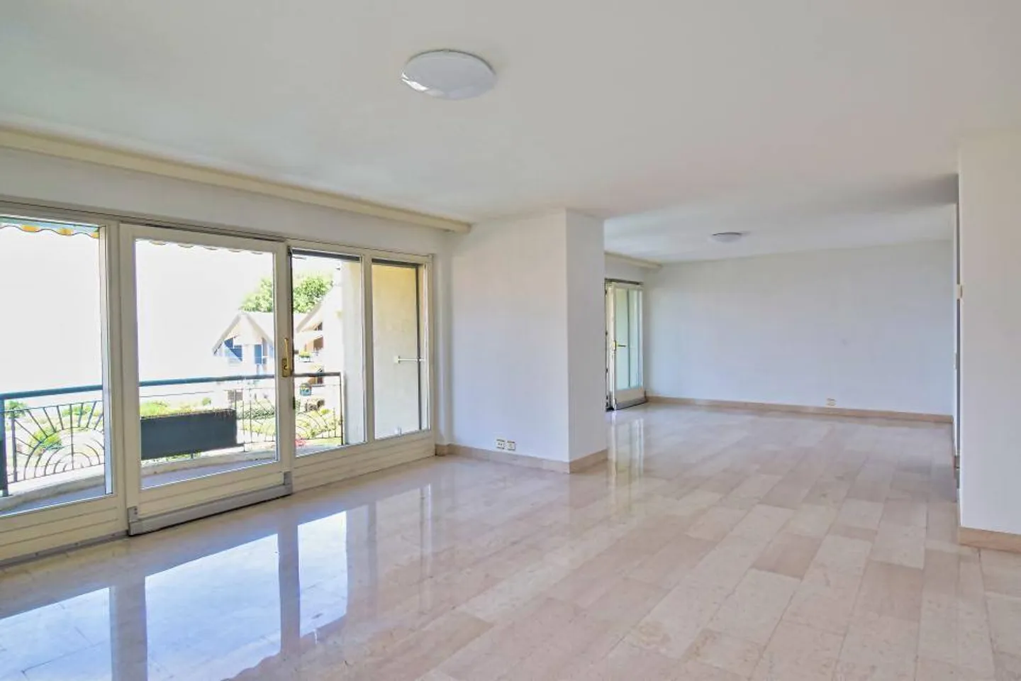 Duplex 5.5 Rooms in Villeneuve VD - Photo 4 of 7