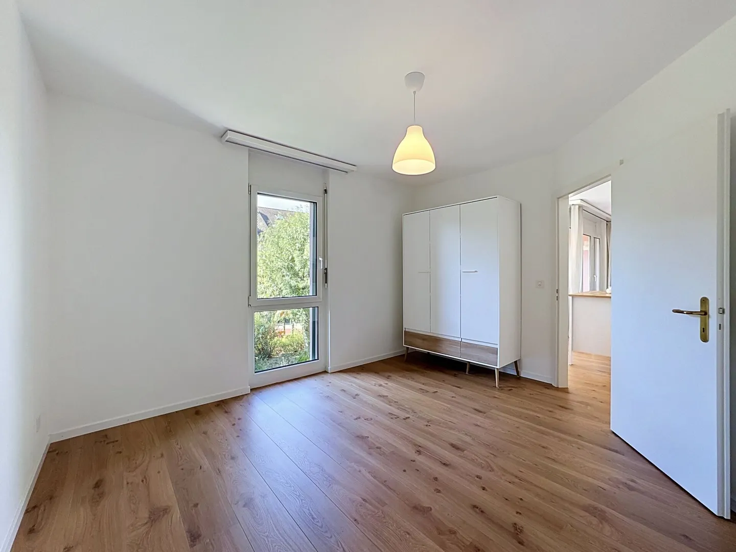 Renovierte, helle und perfekt gelegene Wohnung in Ecublens - Foto 8 von 9