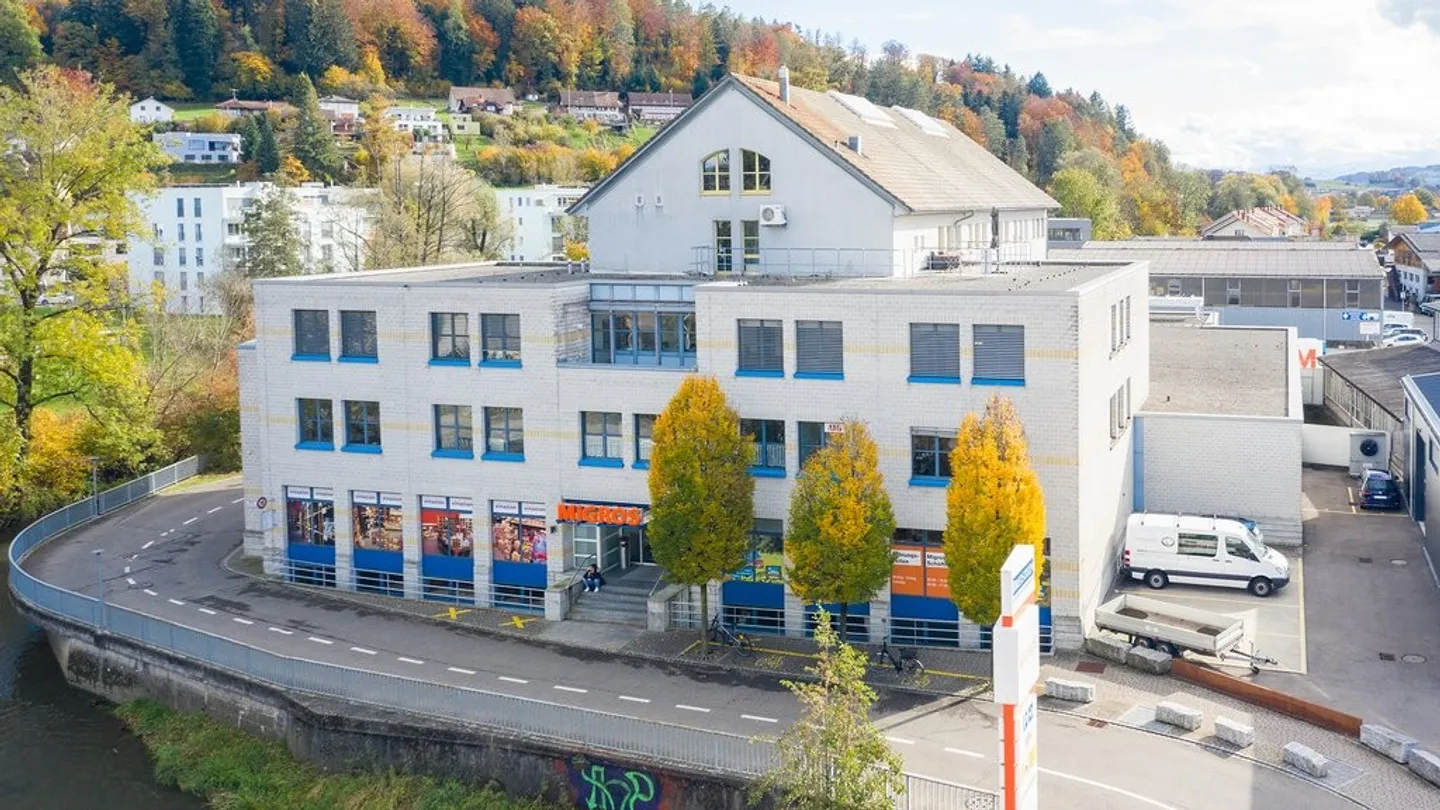 Espace commercial à Schöftland - Photo 2 sur 12