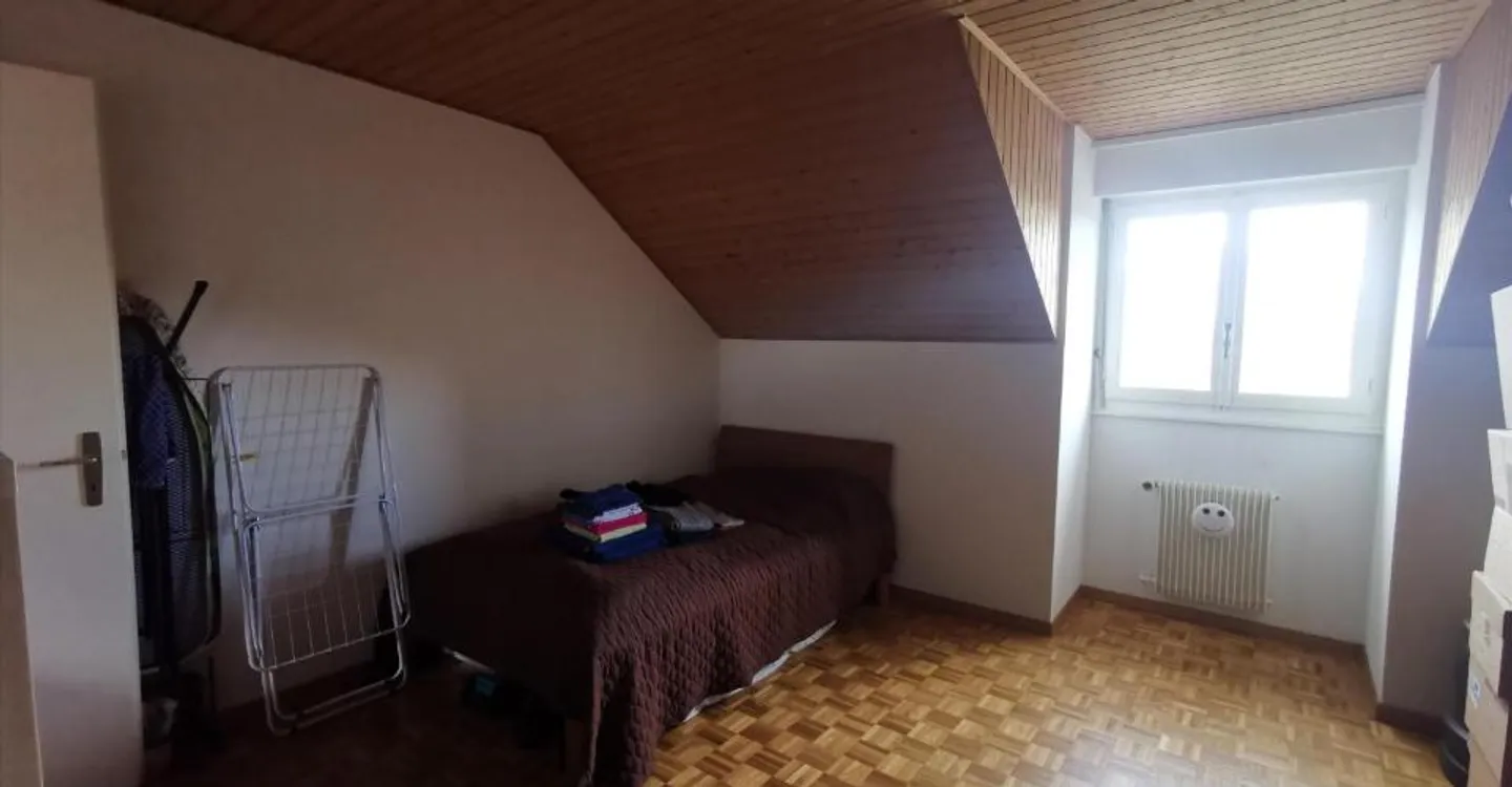 Ampio appartamento 3.5 in una posizione tranquilla vicino ai servizi - Foto 7 di 9