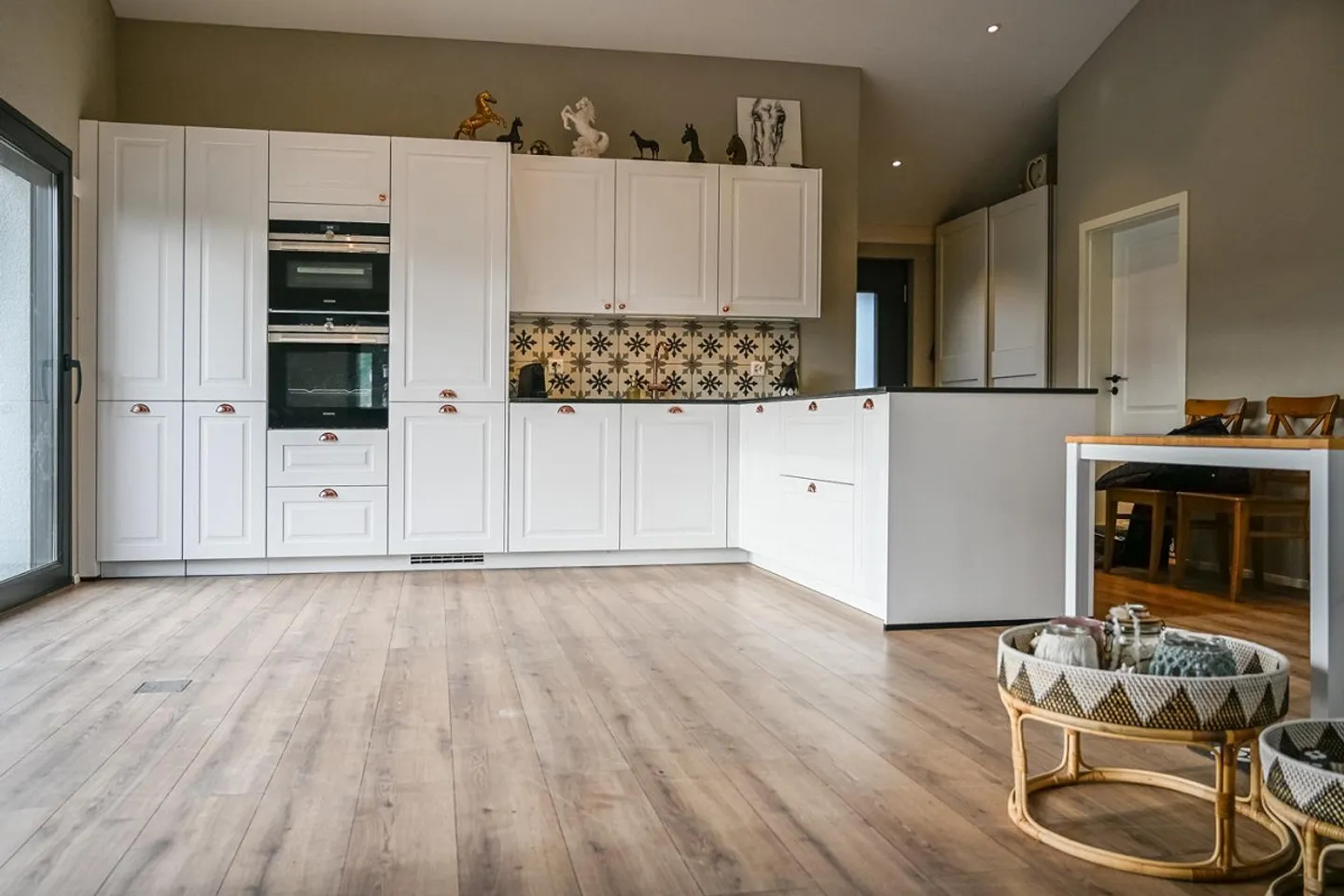 INSTALLATION ÉQUESTRE EN ZONE INDUSTRIELLE AVEC UN GRAND POTENTIEL - Photo 34 sur 42