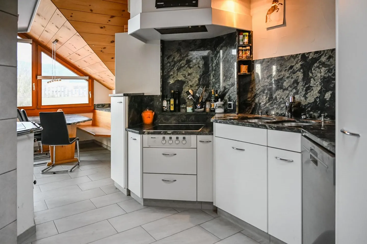 INSTALLATION ÉQUESTRE EN ZONE INDUSTRIELLE AVEC UN GRAND POTENTIEL - Photo 37 sur 42