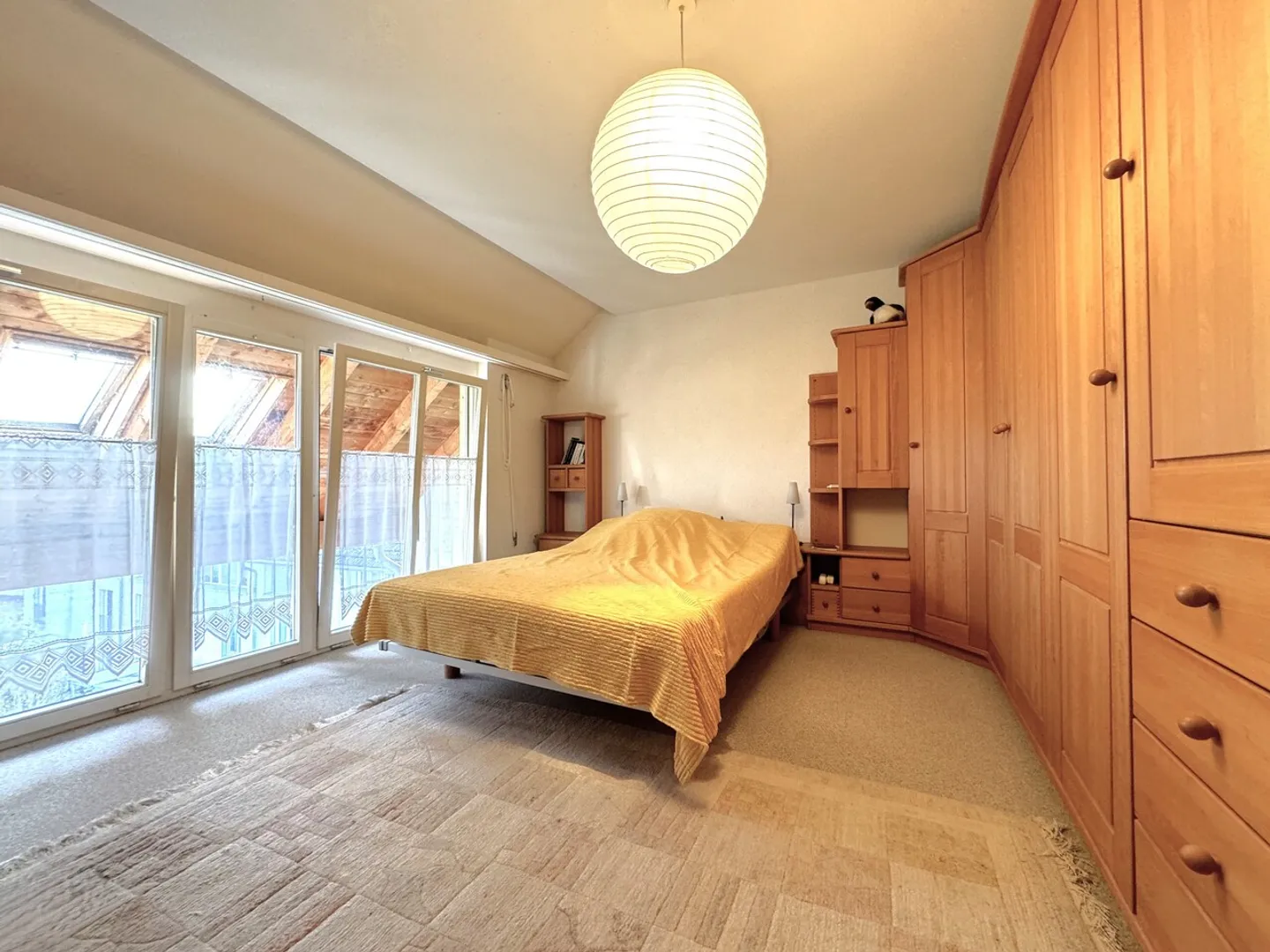 Central, quiet, sunny and at the top: Charming maisonette apartment - Photo 10 of 21