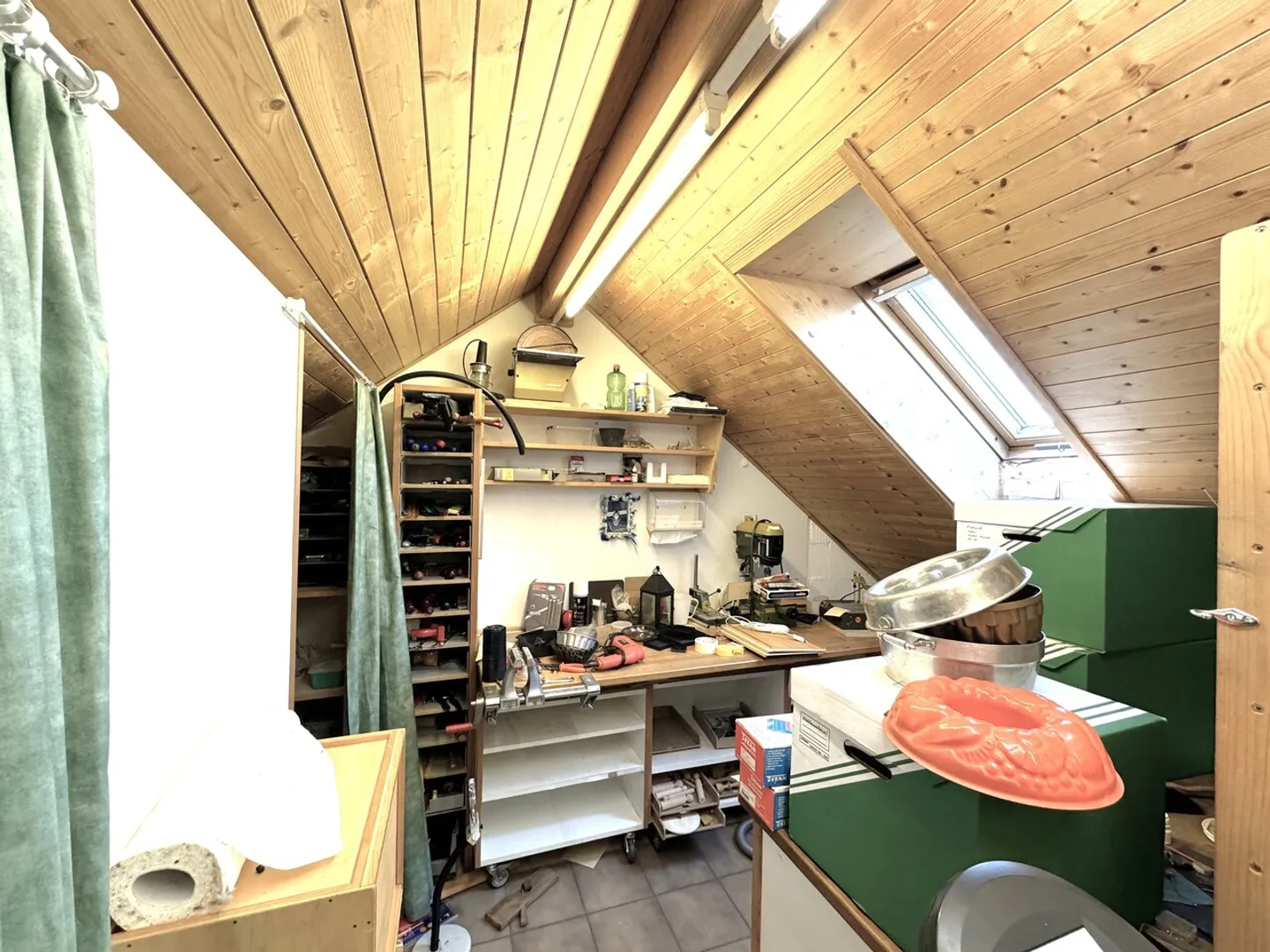 Central, quiet, sunny and at the top: Charming maisonette apartment - Photo 13 of 21