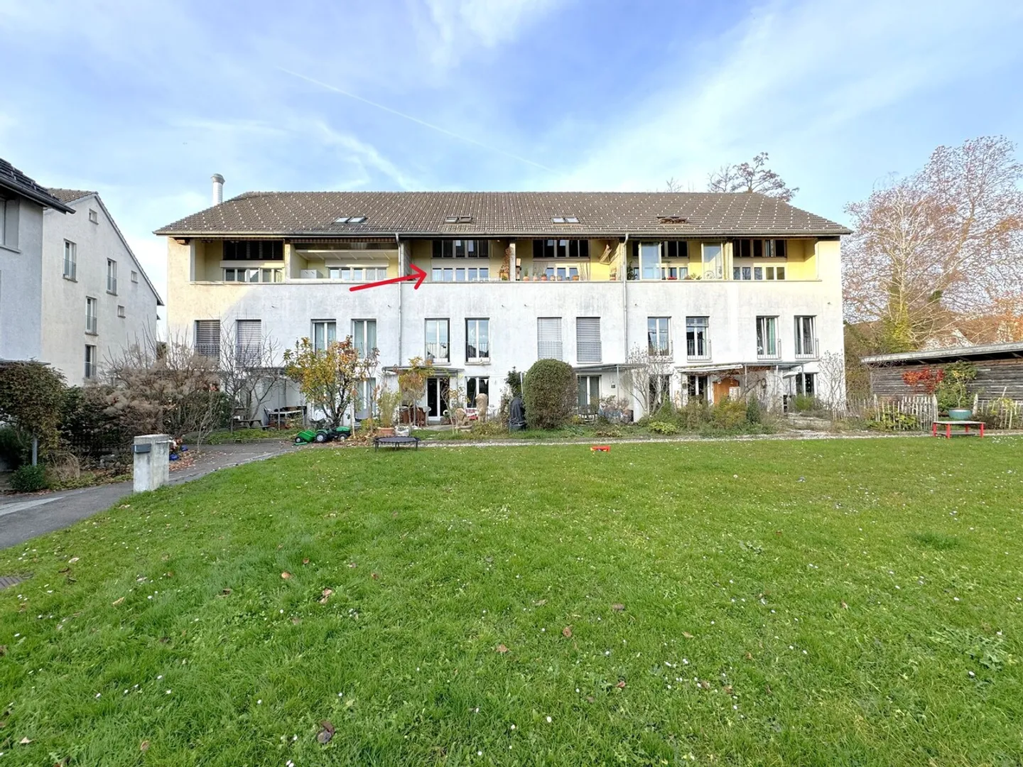 Central, quiet, sunny and at the top: Charming maisonette apartment - Photo 16 of 21