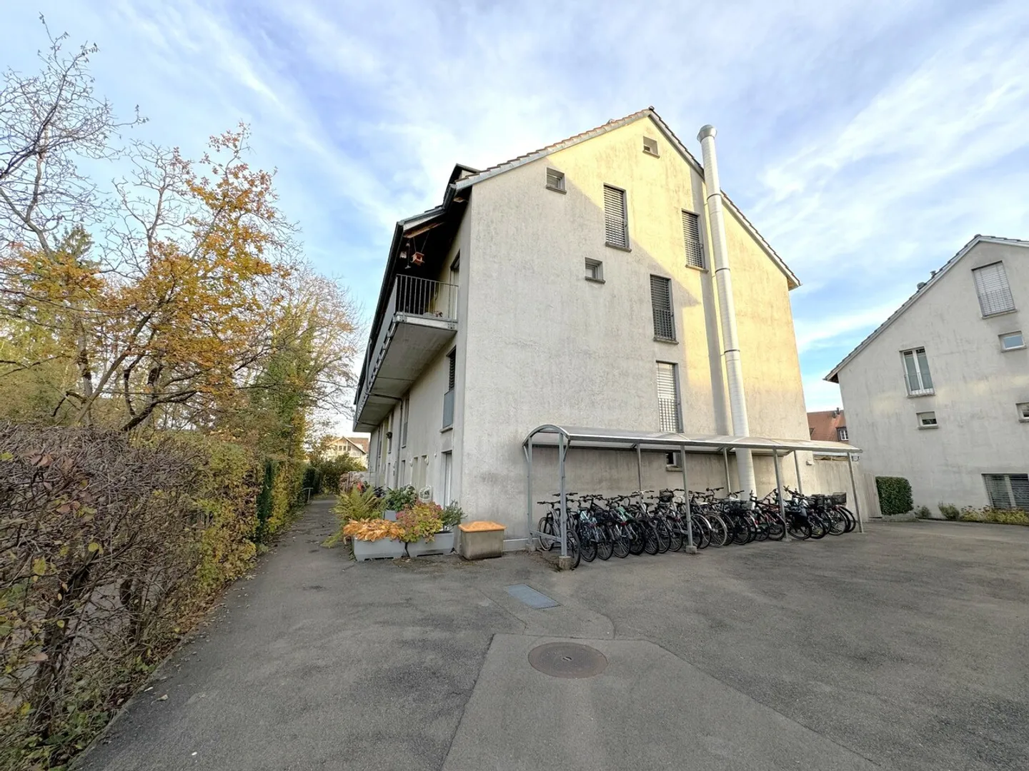 Central, quiet, sunny and at the top: Charming maisonette apartment - Photo 15 of 21