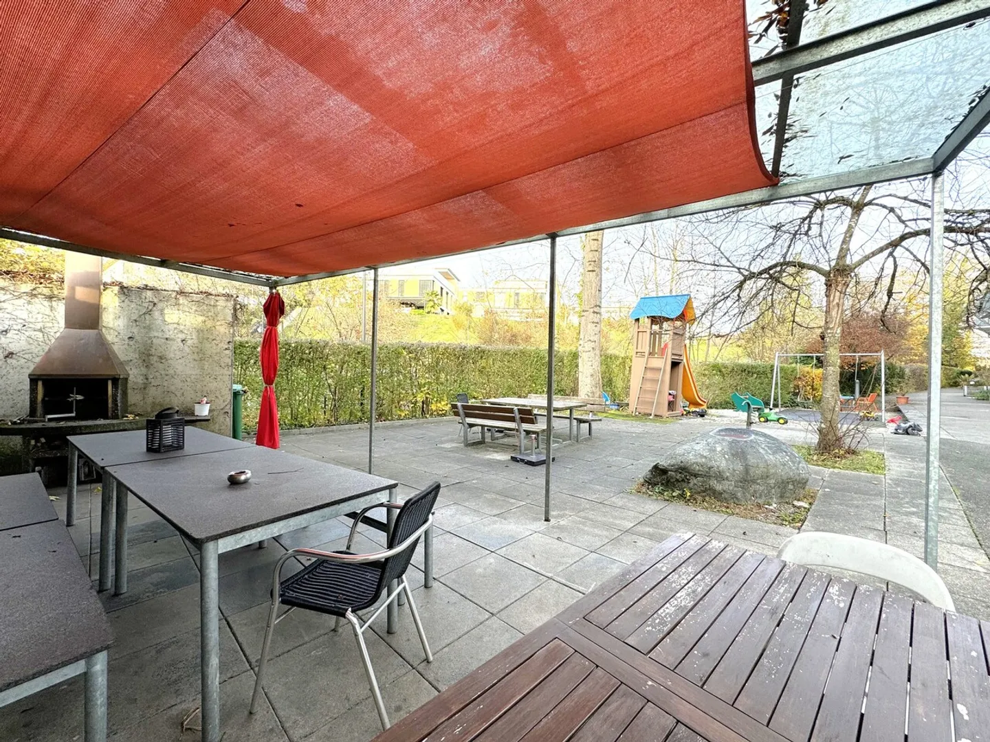 Central, quiet, sunny and at the top: Charming maisonette apartment - Photo 17 of 21