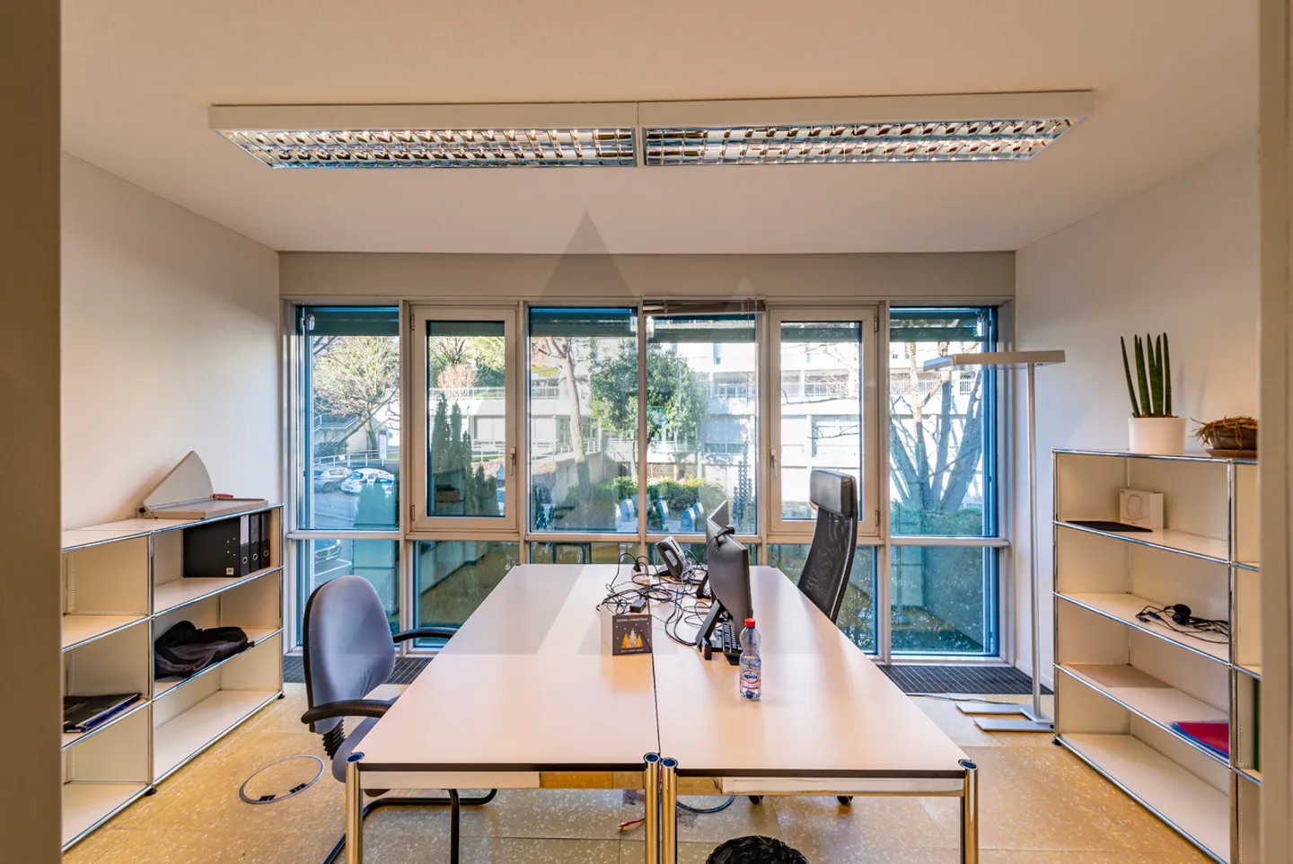 FOUR SPACIOUS OFFICES ON TWO FLOORS WITH PARKING SPACES - Photo 6 of 15