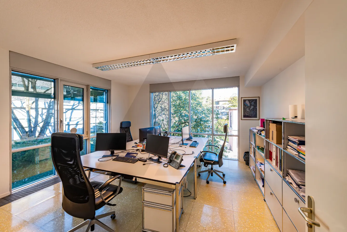 FOUR SPACIOUS OFFICES ON TWO FLOORS WITH PARKING SPACES - Photo 8 of 15