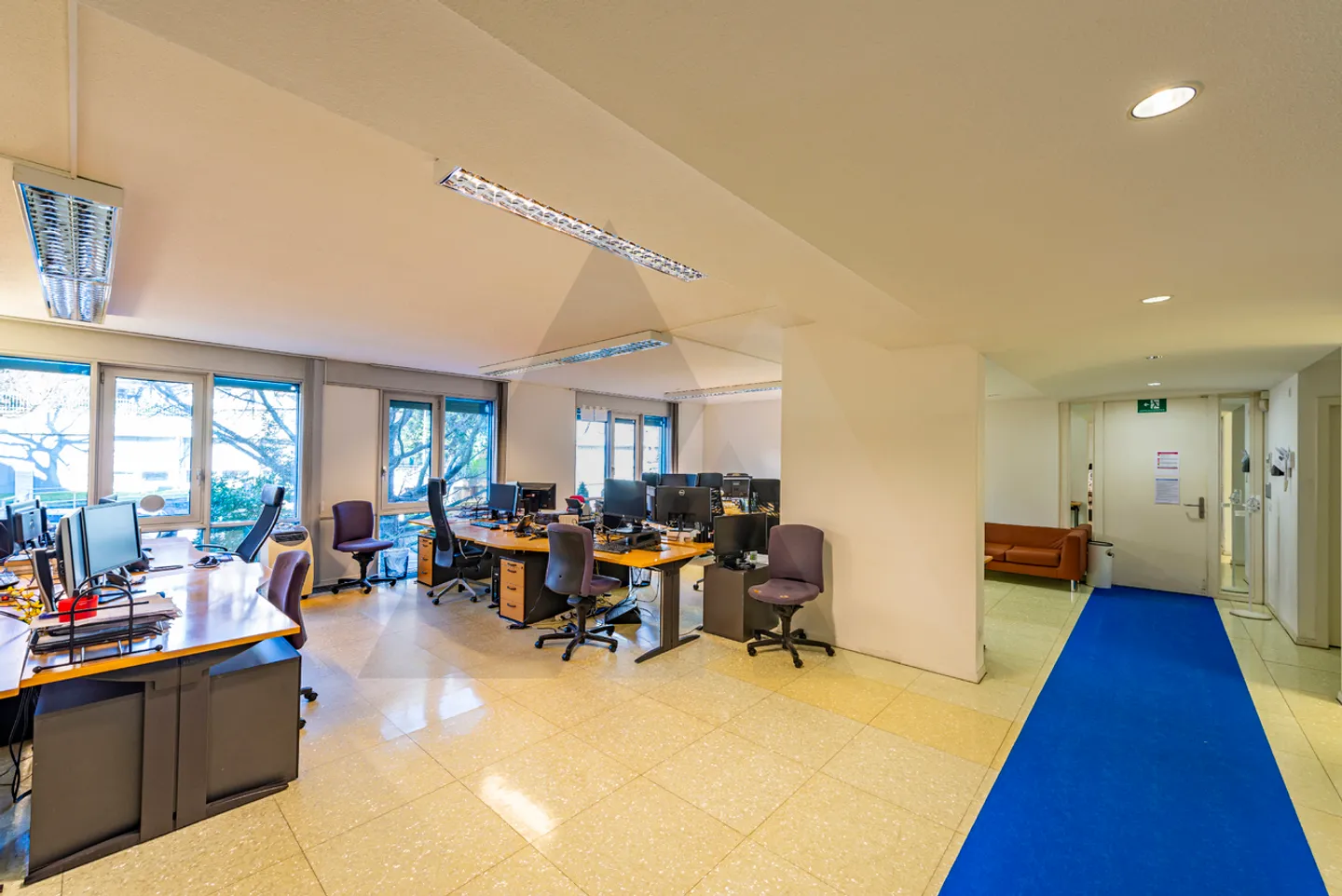 FOUR SPACIOUS OFFICES ON TWO FLOORS WITH PARKING SPACES - Photo 12 of 15