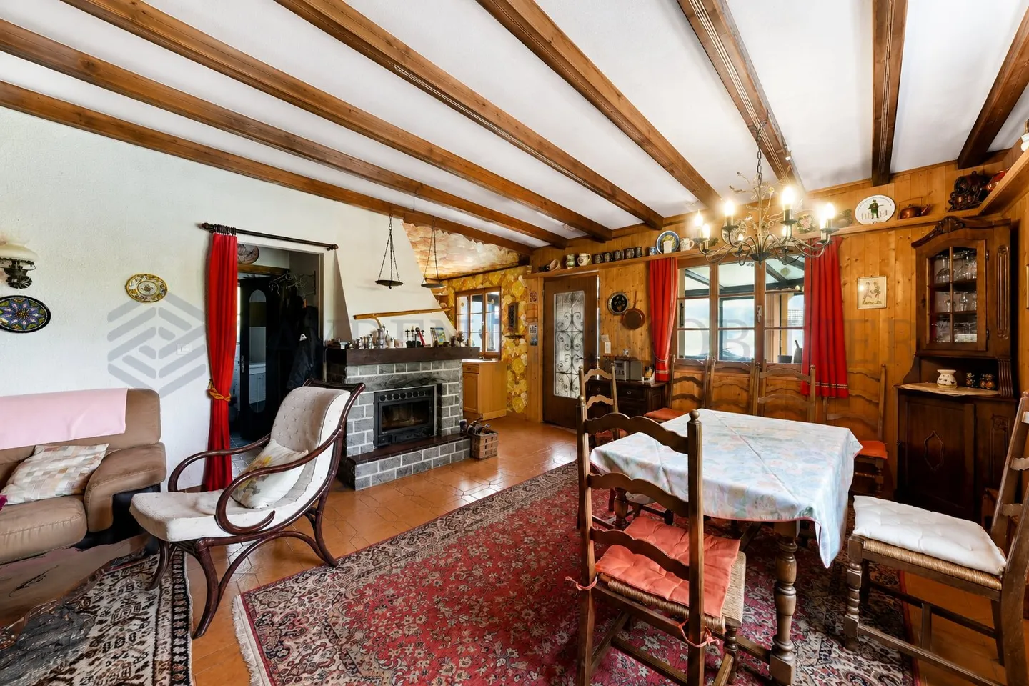 Chalet with panoramic mountain views - Photo 12 of 15