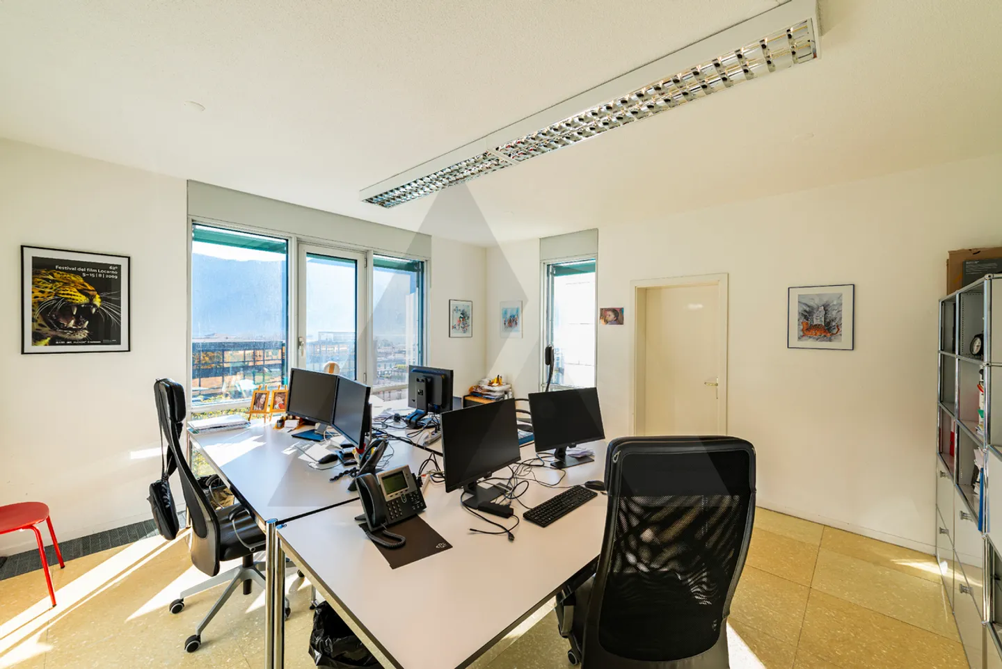 FOUR SPACIOUS OFFICES ON TWO FLOORS WITH PARKING SPACES - Photo 15 of 15