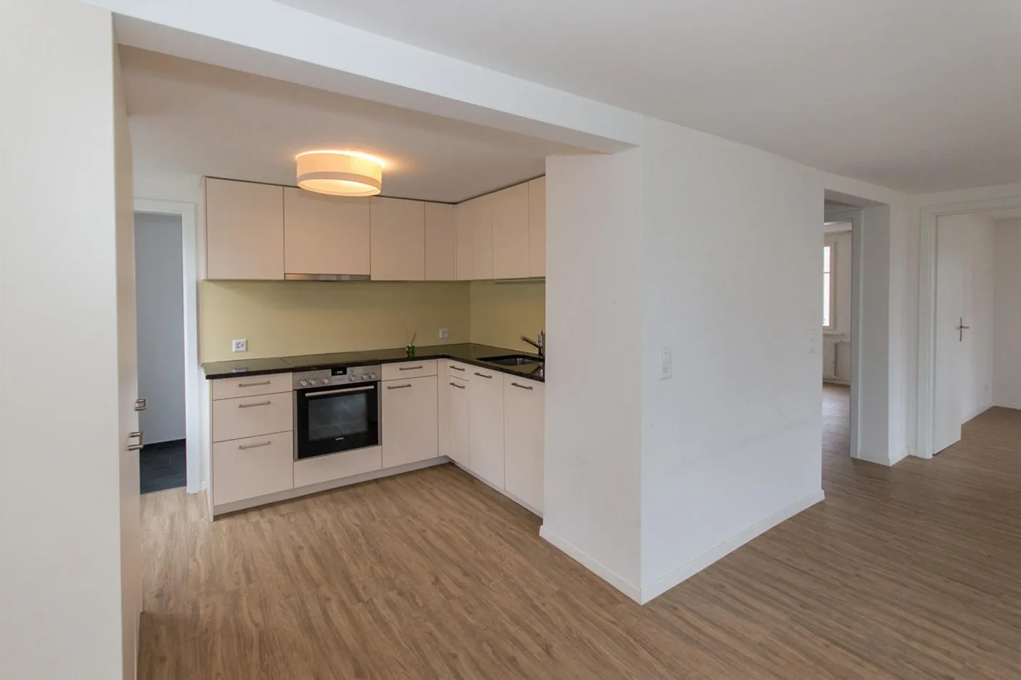 4-room apartment, completely renovated, very central - Photo 6 of 17