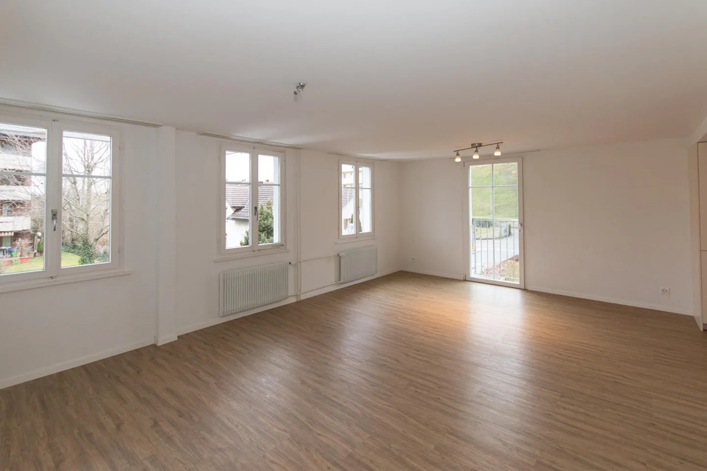 4-room apartment, completely renovated, very central - Photo 8 of 17