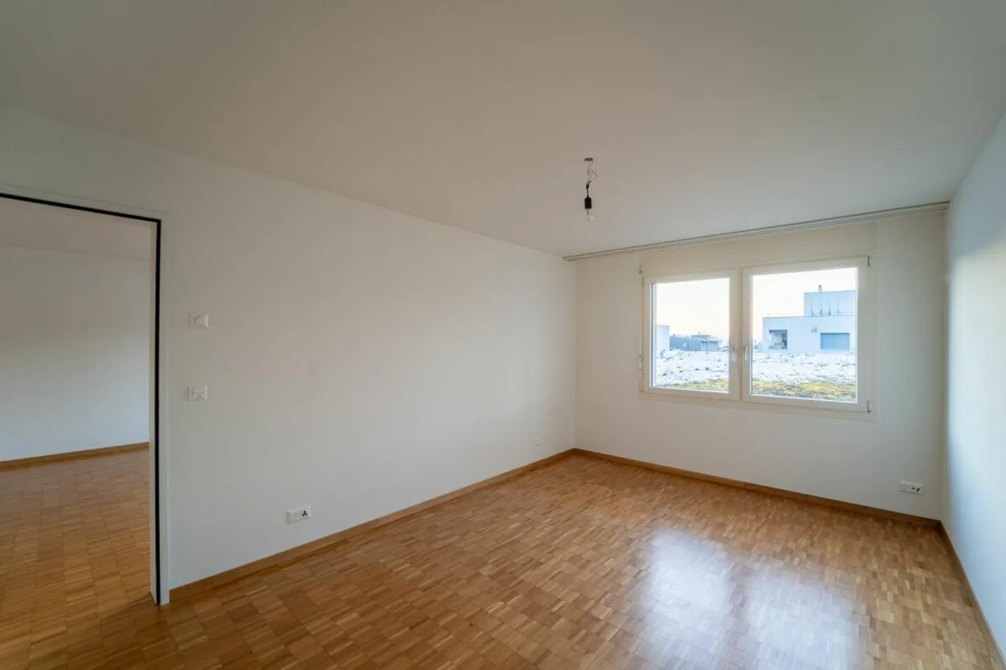 Grosszügige 4.5-Zimmer-Wohnung mit modernem Wohnkomfort - Foto 7 von 11