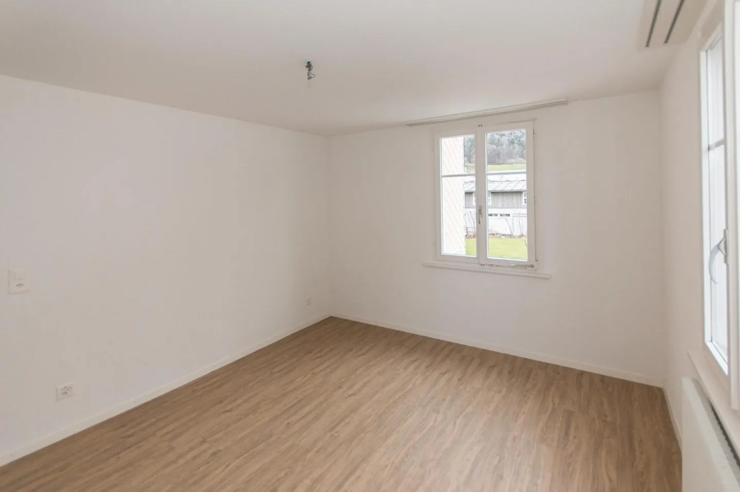 4-room apartment, completely renovated, very central - Photo 12 of 17
