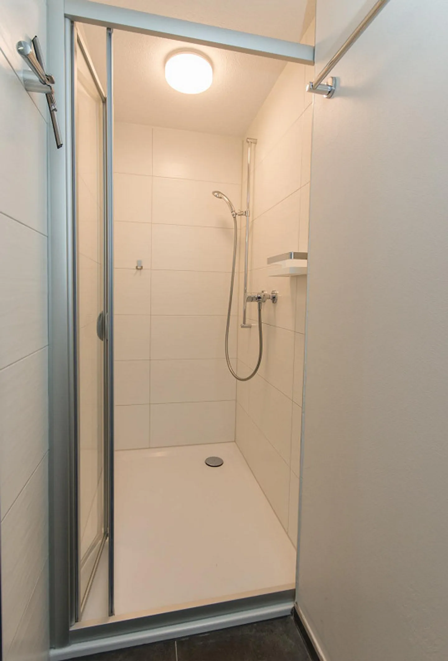 4-room apartment, completely renovated, very central - Photo 13 of 17