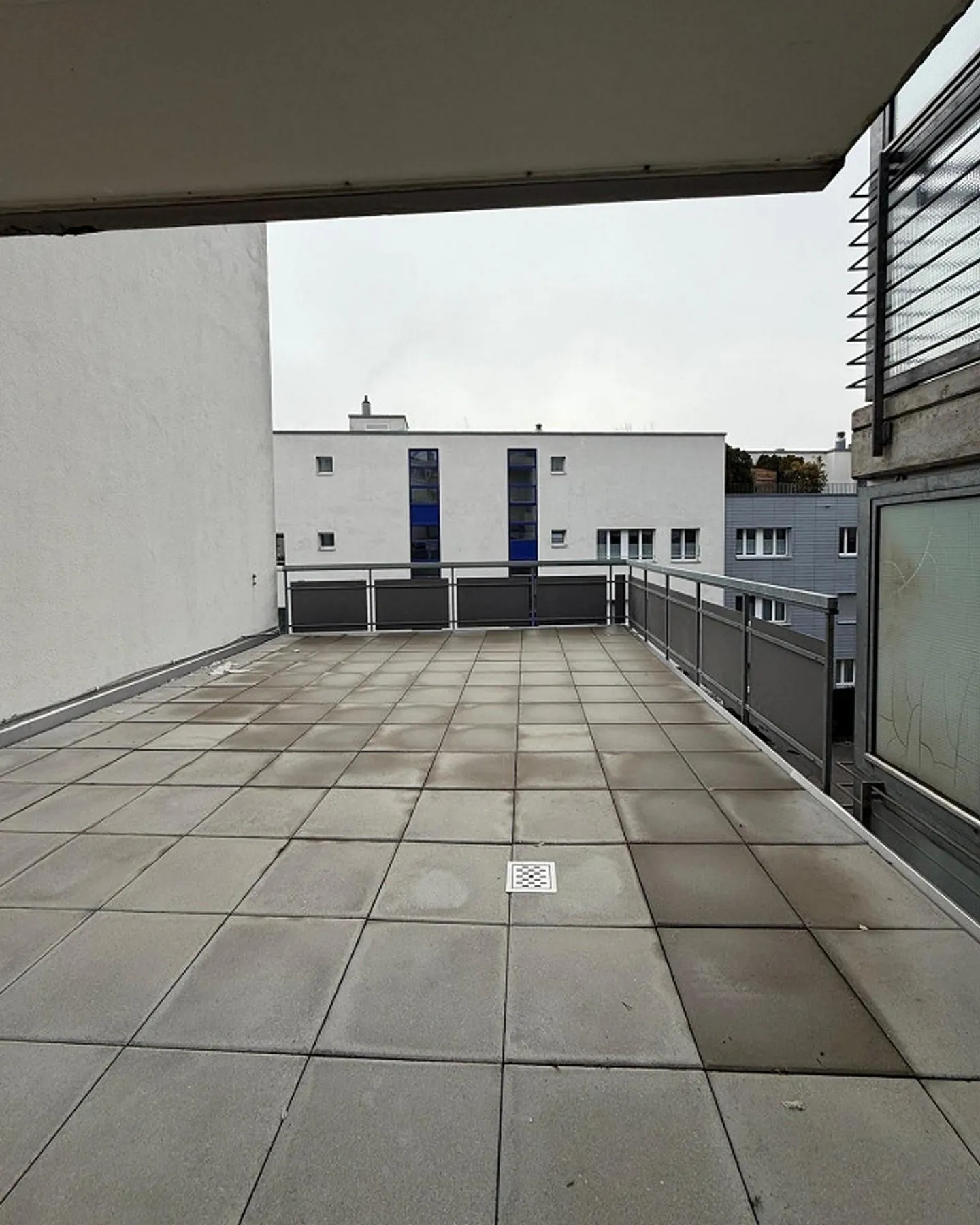 Spazio commerciale moderno in una posizione centrale - Foto 10 di 10