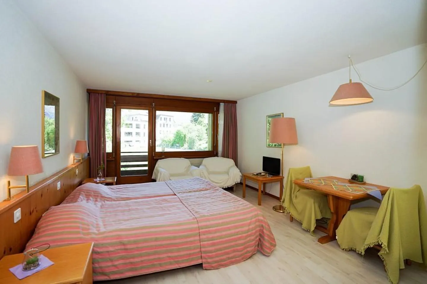 Charmantes Studio mit Seeblick - Foto 2 von 8