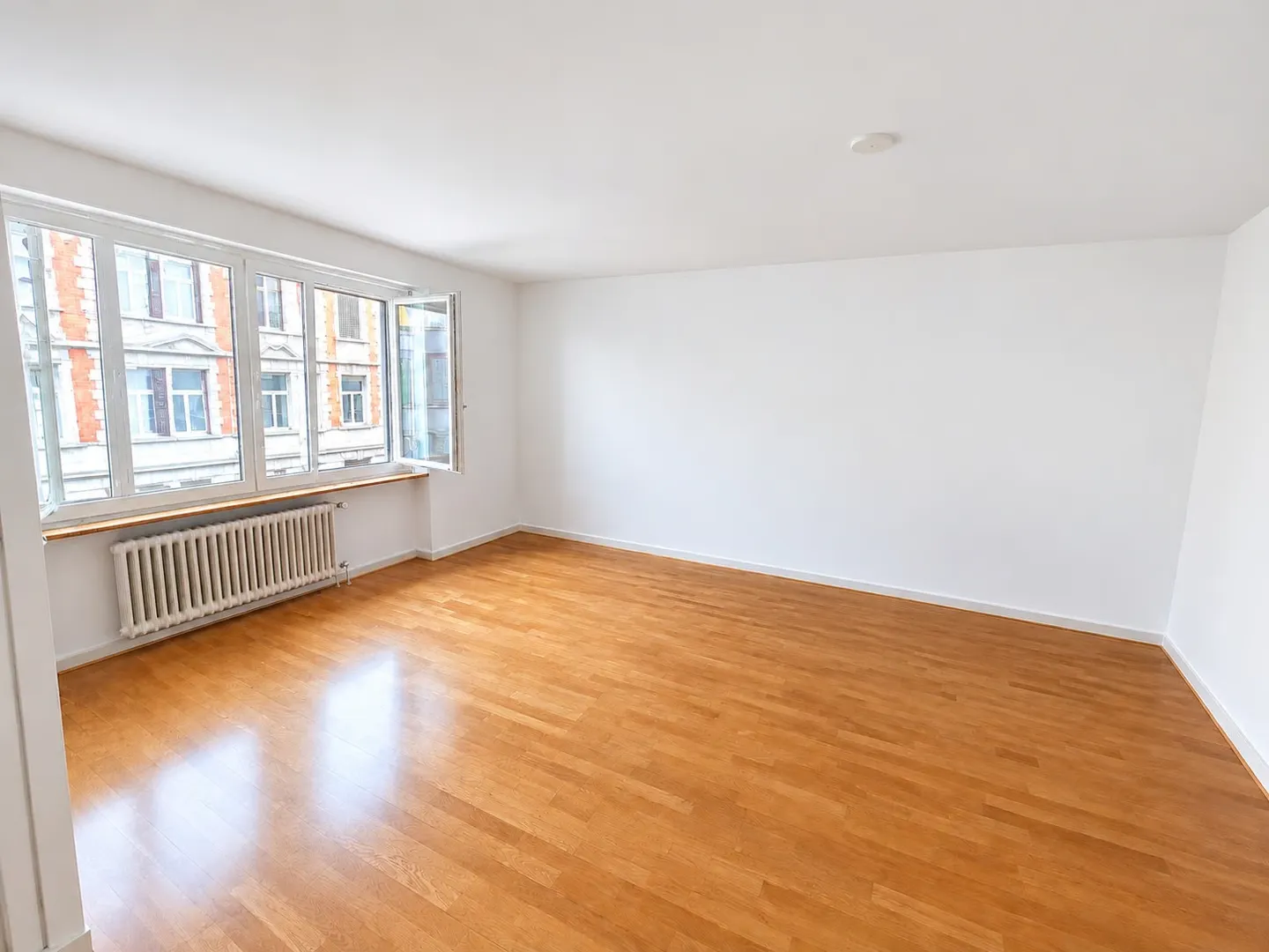 Grosszügige 5-Zimmer-Wohnung an zentraler Lage in Zürich - Foto 5 di 12