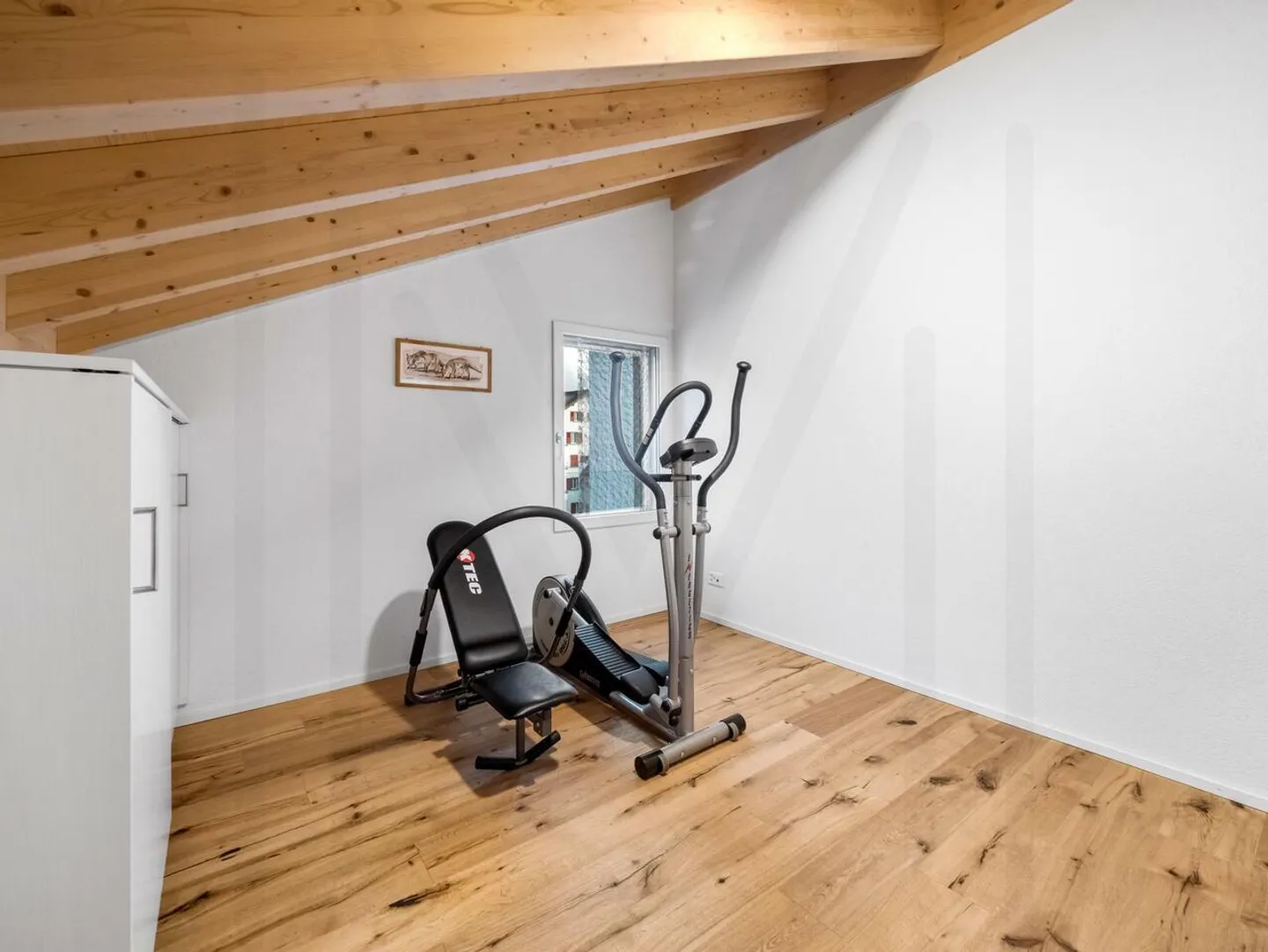 Außergewöhnliches 5,5-Zimmer-Duplex im obersten Stockwerk mit Panoramablick im Herzen von Broc - Foto 7 von 12