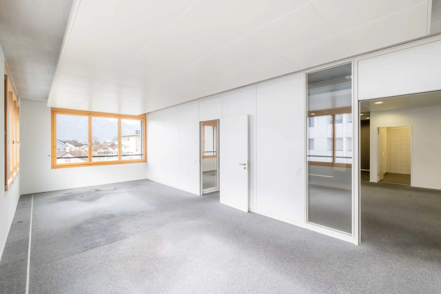 Spazio commerciale rappresentativo nel centro (15-410m²) - Ideale per studio, ufficio o sale terapia - Foto 4 di 19