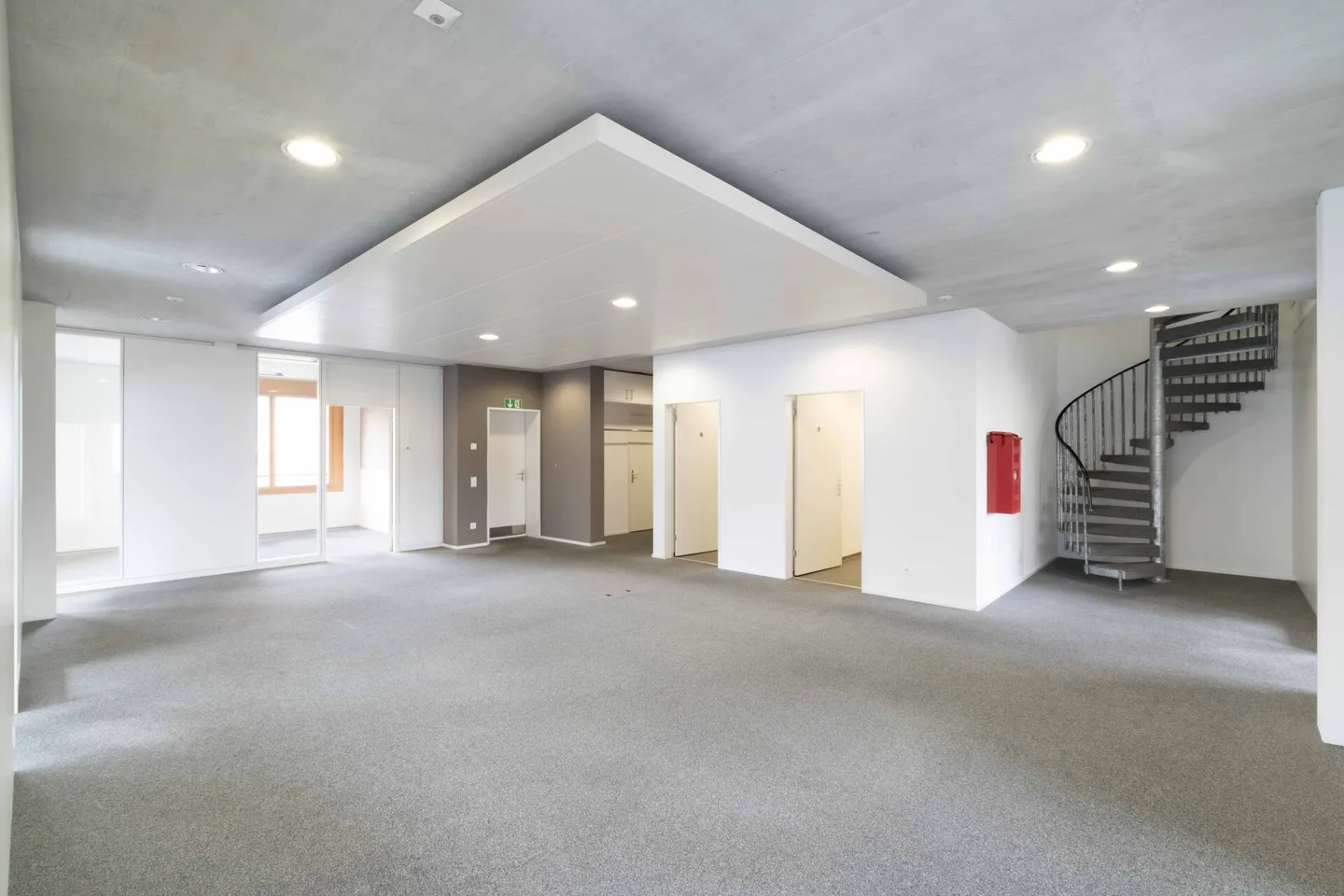 Spazio commerciale rappresentativo nel centro (15-410m²) - Ideale per studio, ufficio o sale terapia - Foto 6 di 19