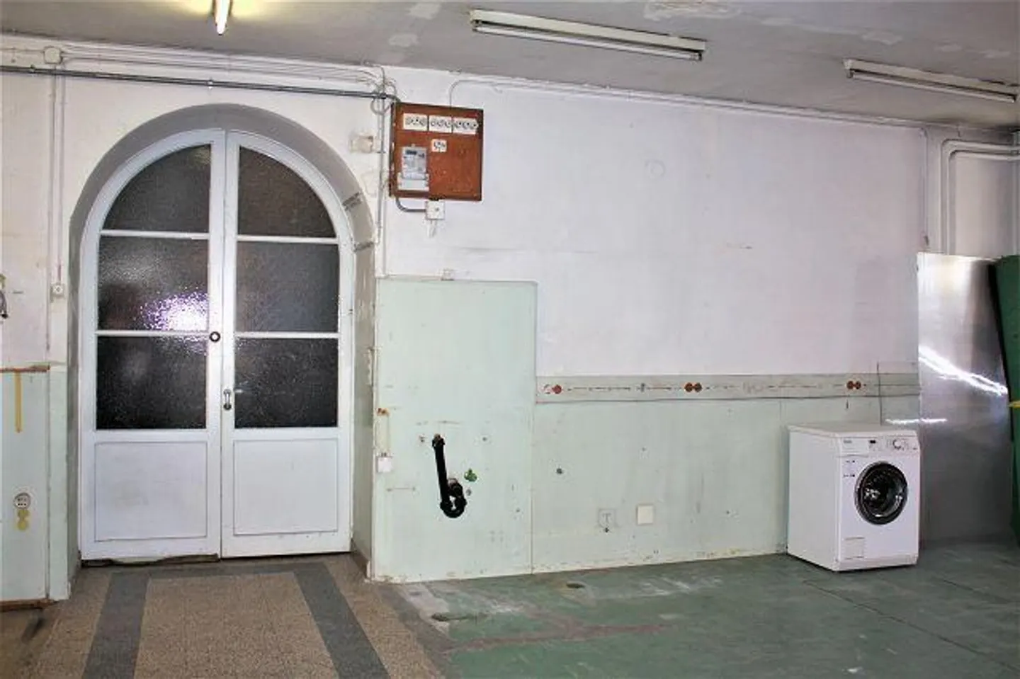 Casa plurifamiliare di 3 app.a reddito con terrazzi e garage / 3-Fa... - Foto 27 di 47