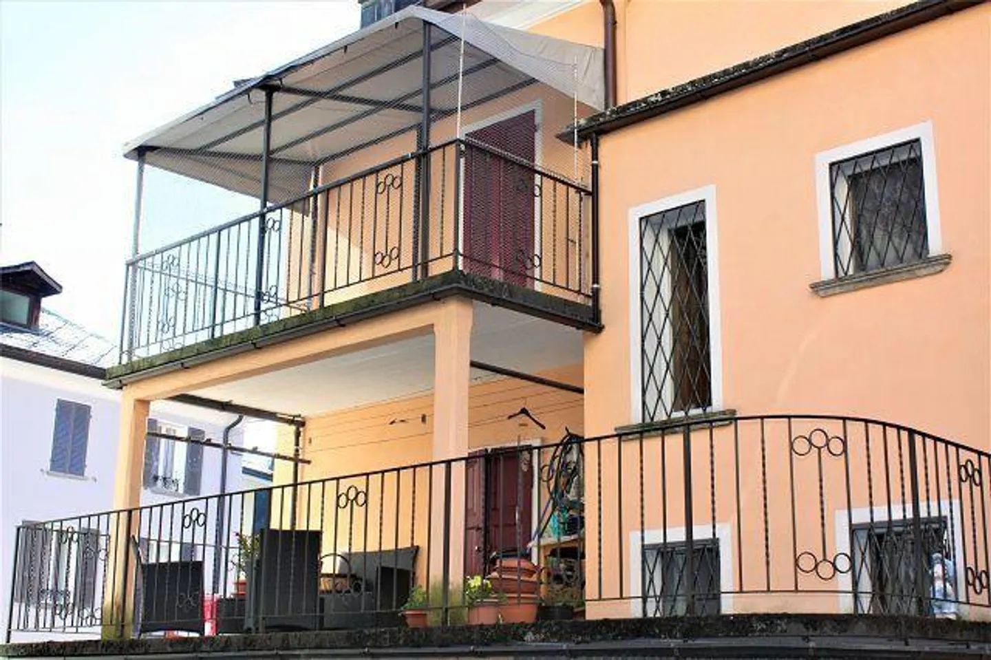 Casa plurifamiliare di 3 app.a reddito con terrazzi e garage / 3-Fa... - Foto 37 di 47
