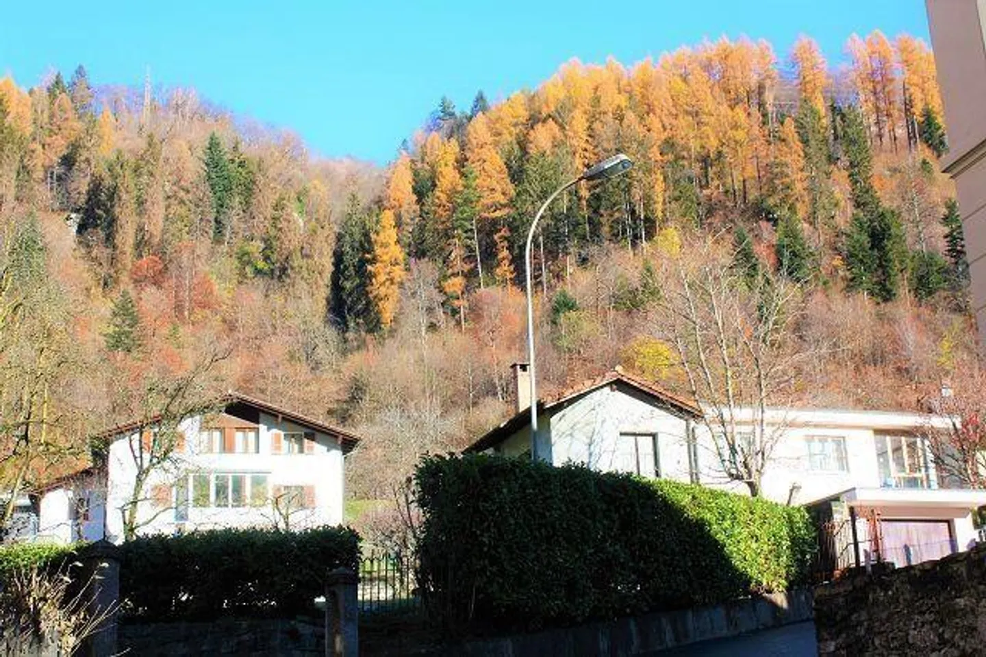 Casa plurifamiliare di 3 app.a reddito con terrazzi e garage / 3-Fa... - Foto 41 di 47