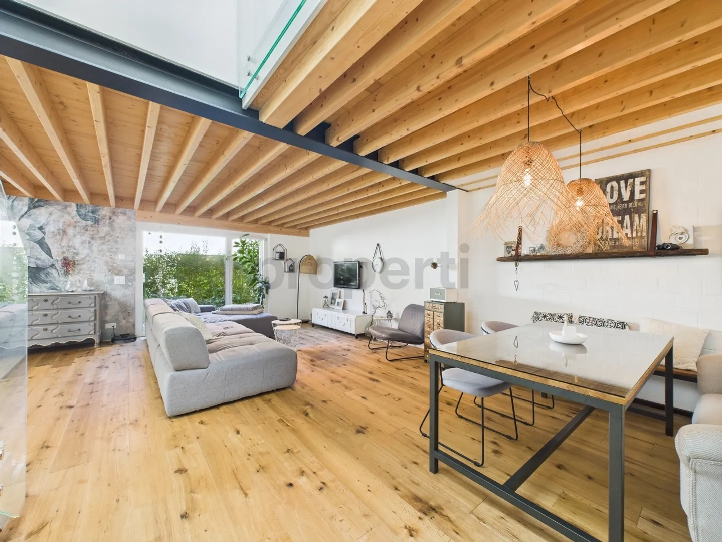 Charming 3.5-room apartment with fireplace in Birrwil - Photo 1 of 9