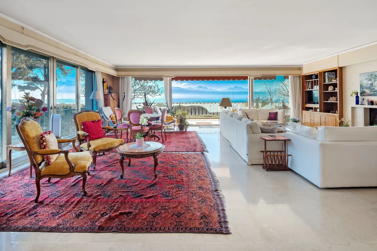 Exceptional apartment with feet in the water - Photo 7 of 11