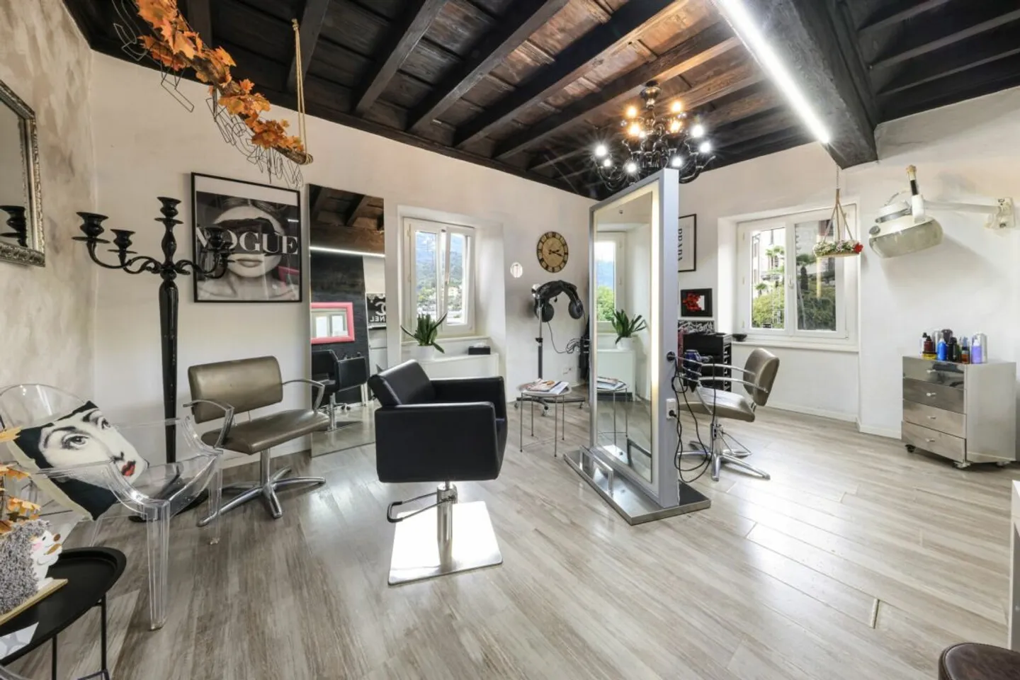 ASCONA - Historical Residential and Commercial Building - Photo 8 of 18