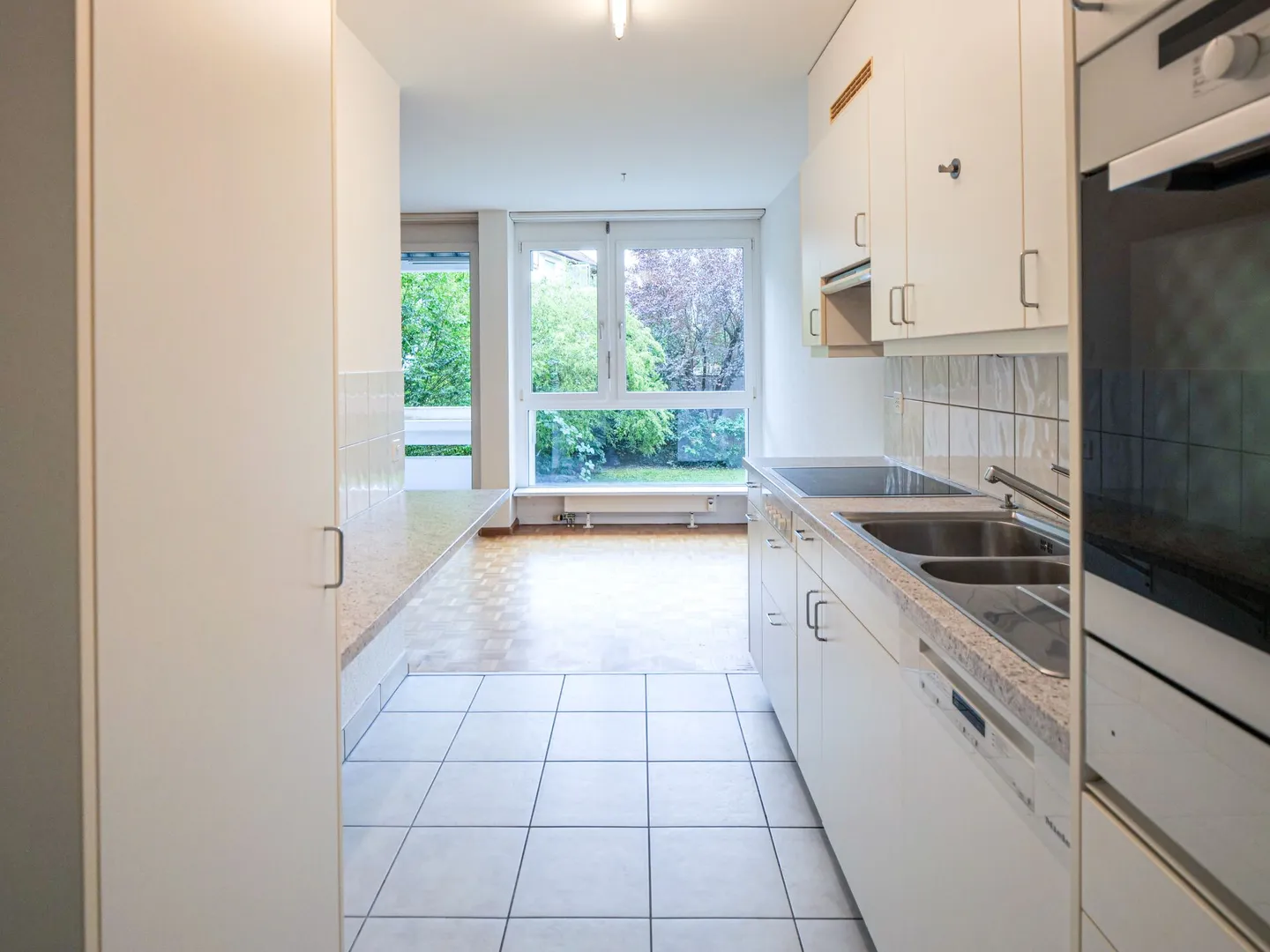 Grosszügige 4.5- Zimmerwohnung an der Langen Erle - Foto 4 von 10