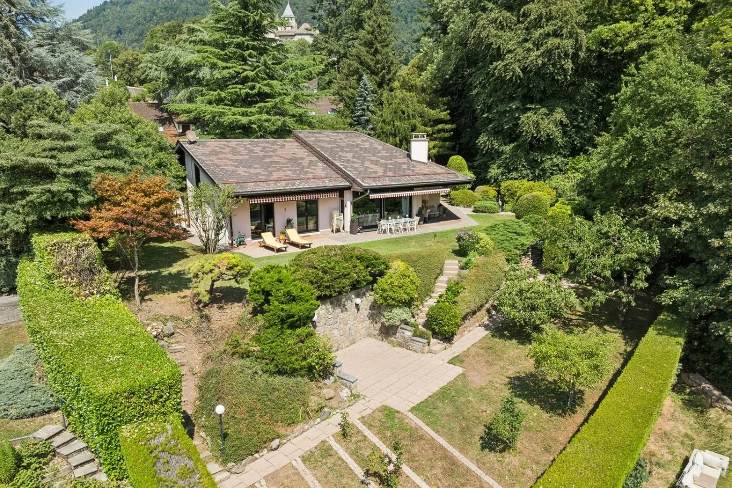 Villa Charmante avec Vue sur le Lac - Photo 1 sur 12