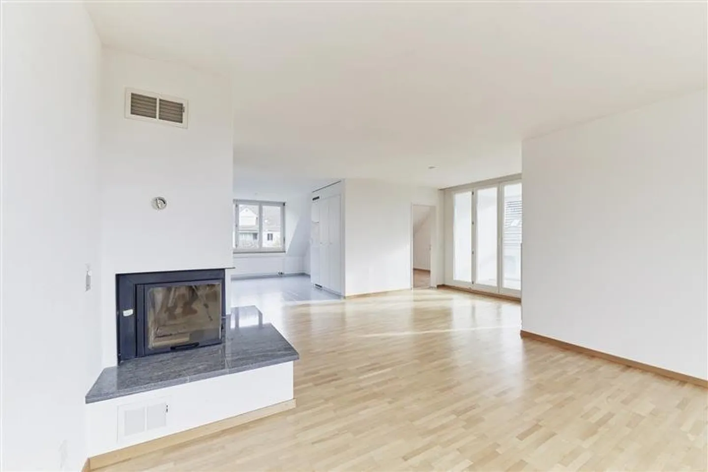 Appartement moderne 5.5 pièces - Photo 3 sur 8