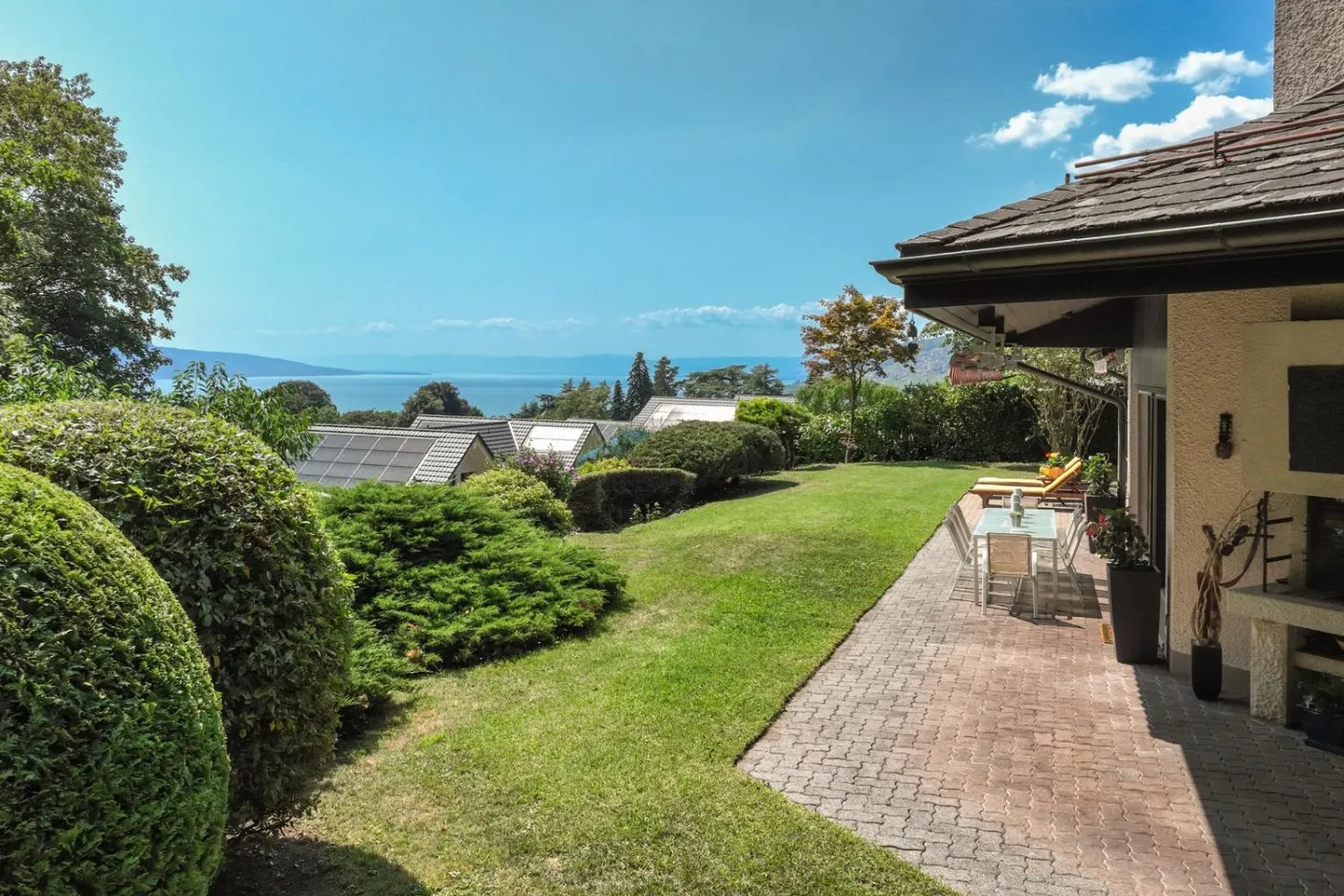 Villa Charmante avec Vue sur le Lac - Photo 2 sur 12
