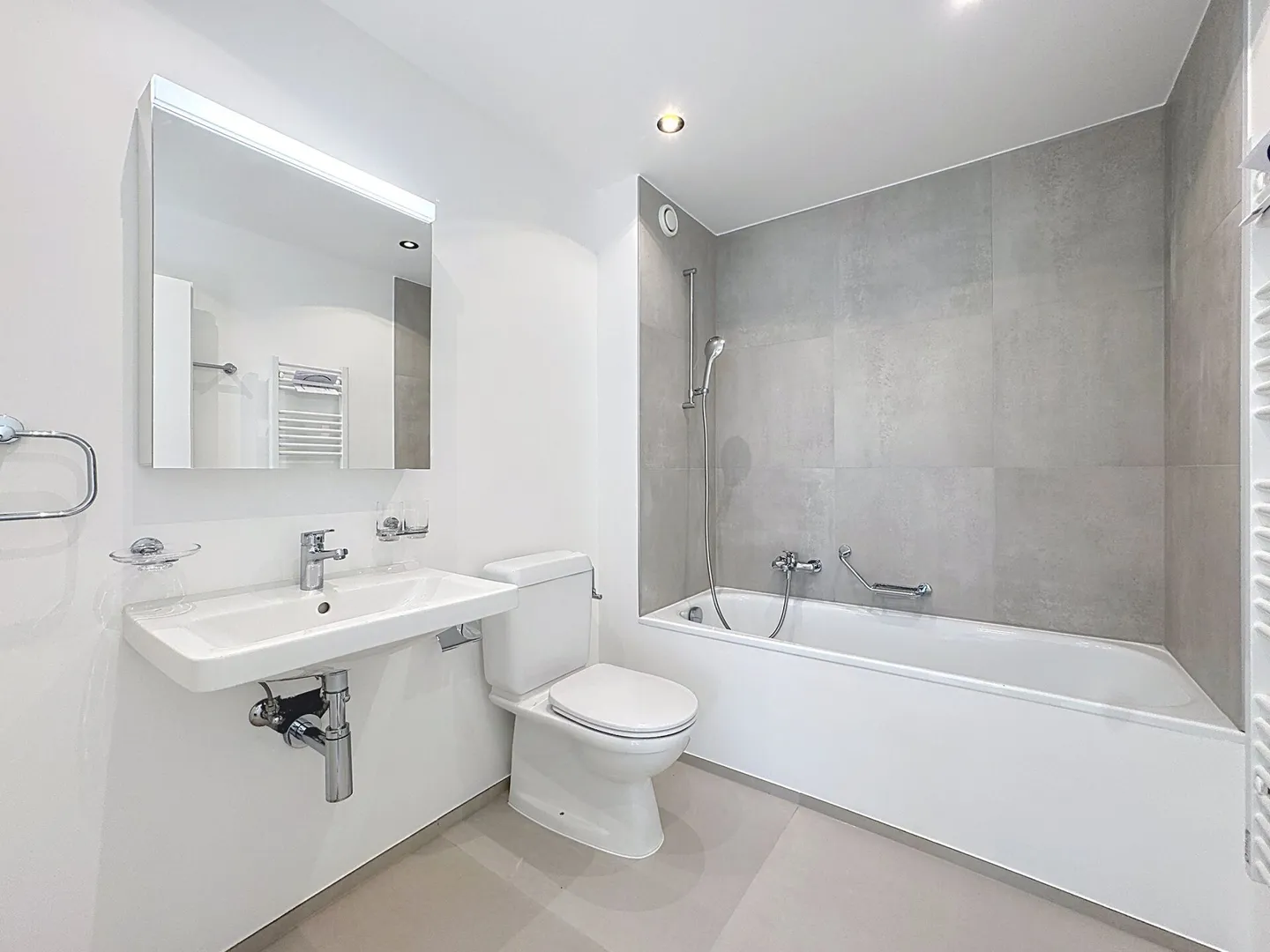 Außergewöhnliches, vollständig renoviertes Dachgeschoss - Foto 1 von 2
