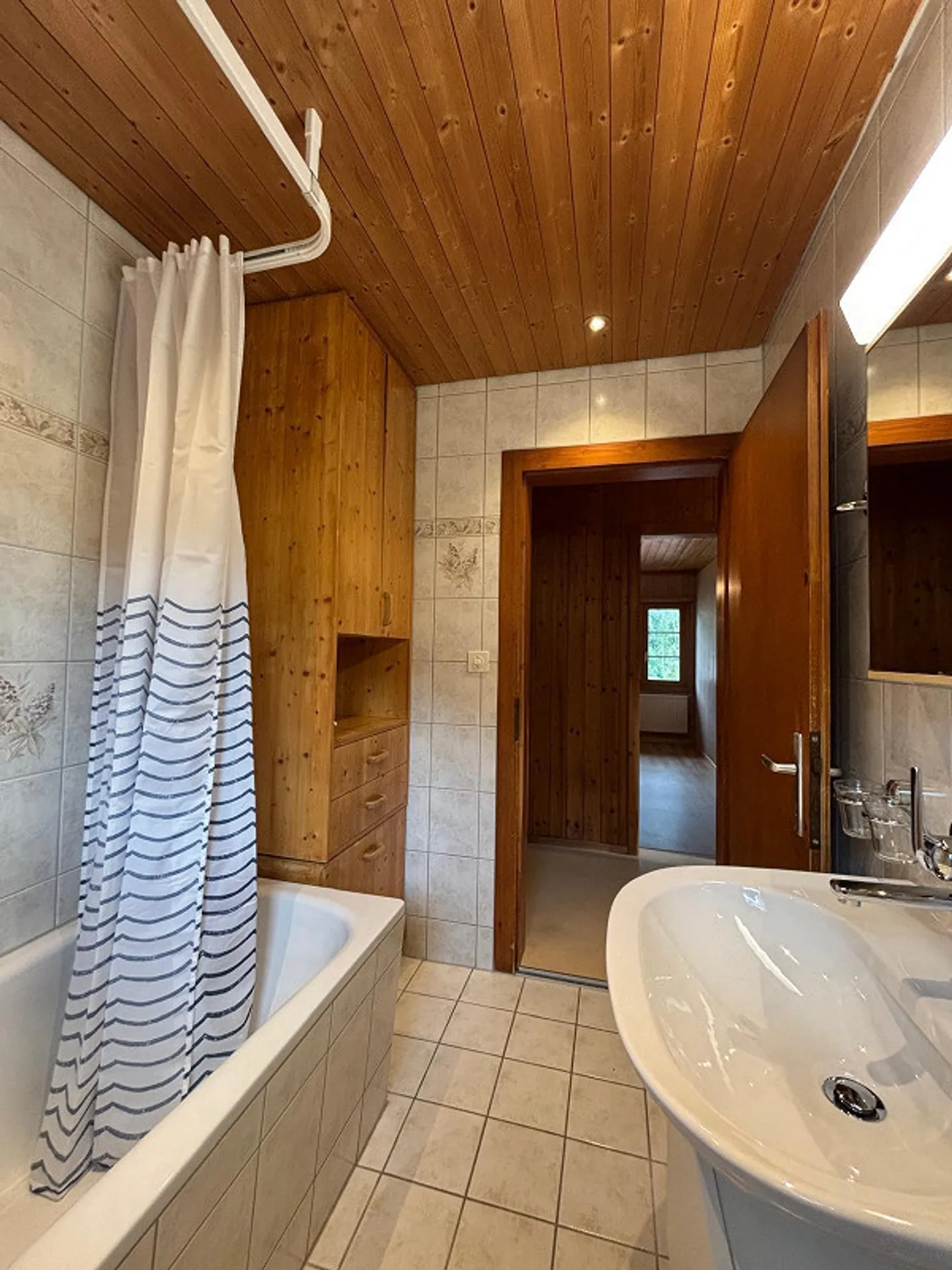 Grand appartement de 4.5 pièces avec grand balcon couvert - Photo 18 sur 27