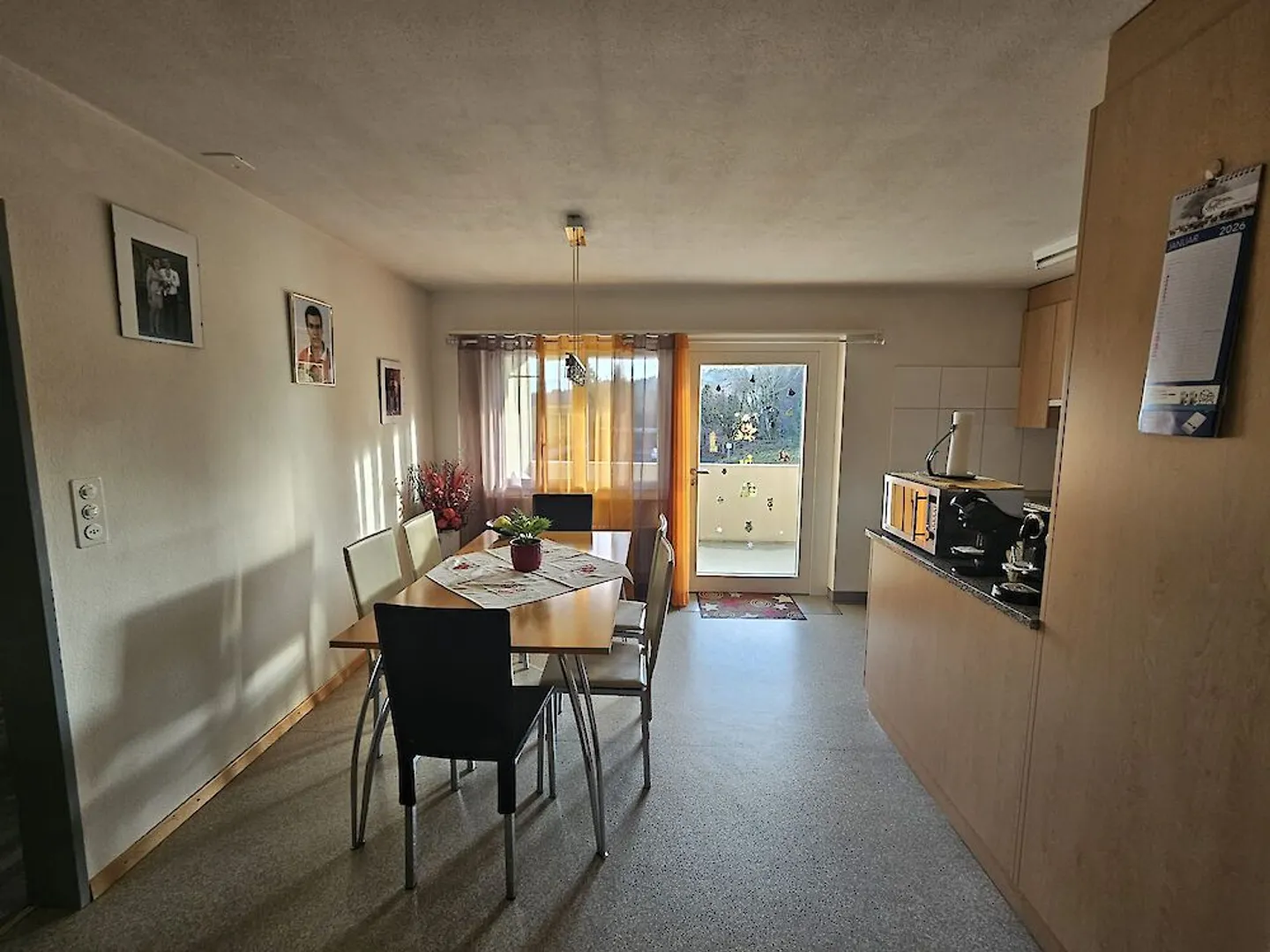 Charmante Wohnung mit Aussicht - Foto 2 von 12