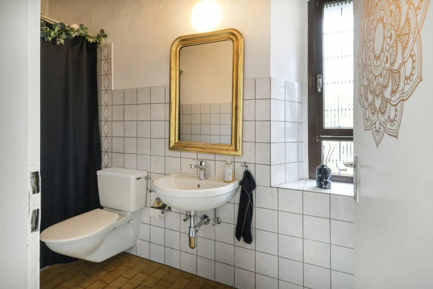 ASCONA - Historical Residential and Commercial Building - Photo 11 of 18