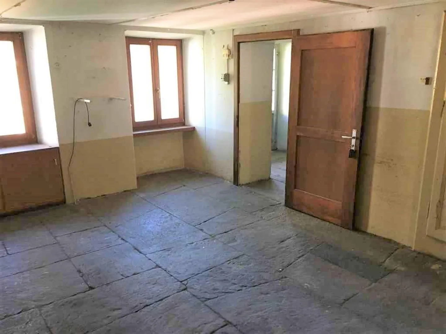 «grosses Dorfhaus zum Ausbauenmit Garten  / casa grande nel nucleo da ristrutturare con giardino» - Foto 7 von 19