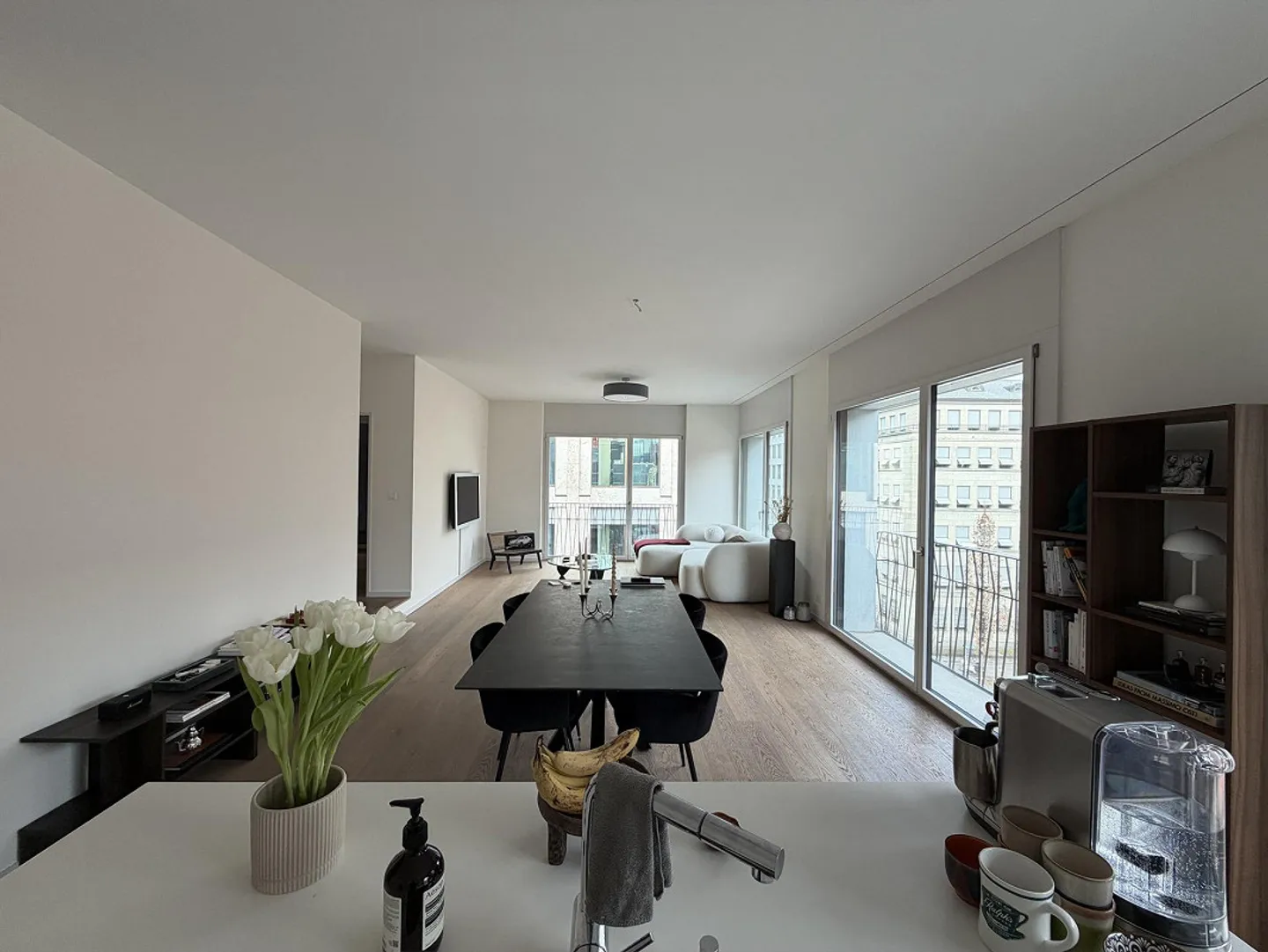Exclusive 3.5-room penthouse apartment with terrace in Zurich Enge - Photo 1 of 11