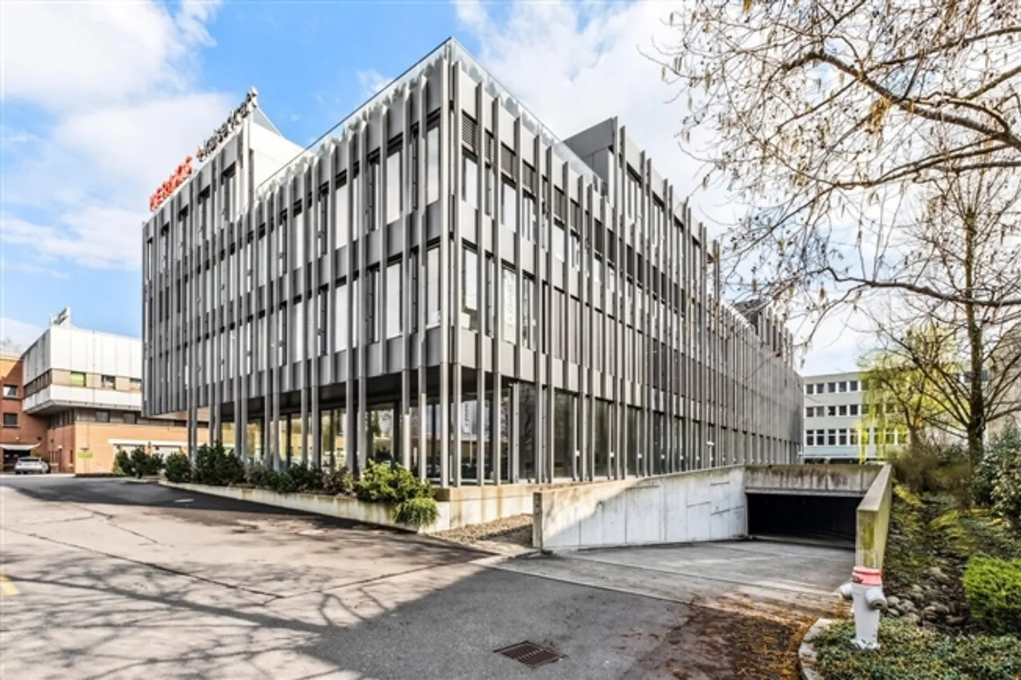 Espace au rez-de-chaussée moderne dans un immeuble de bureaux de haute qualité à Steinhausen - Photo 7 sur 7