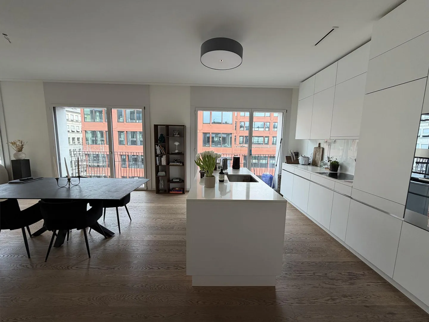 Exclusive 3.5-room penthouse apartment with terrace in Zurich Enge - Photo 3 of 11