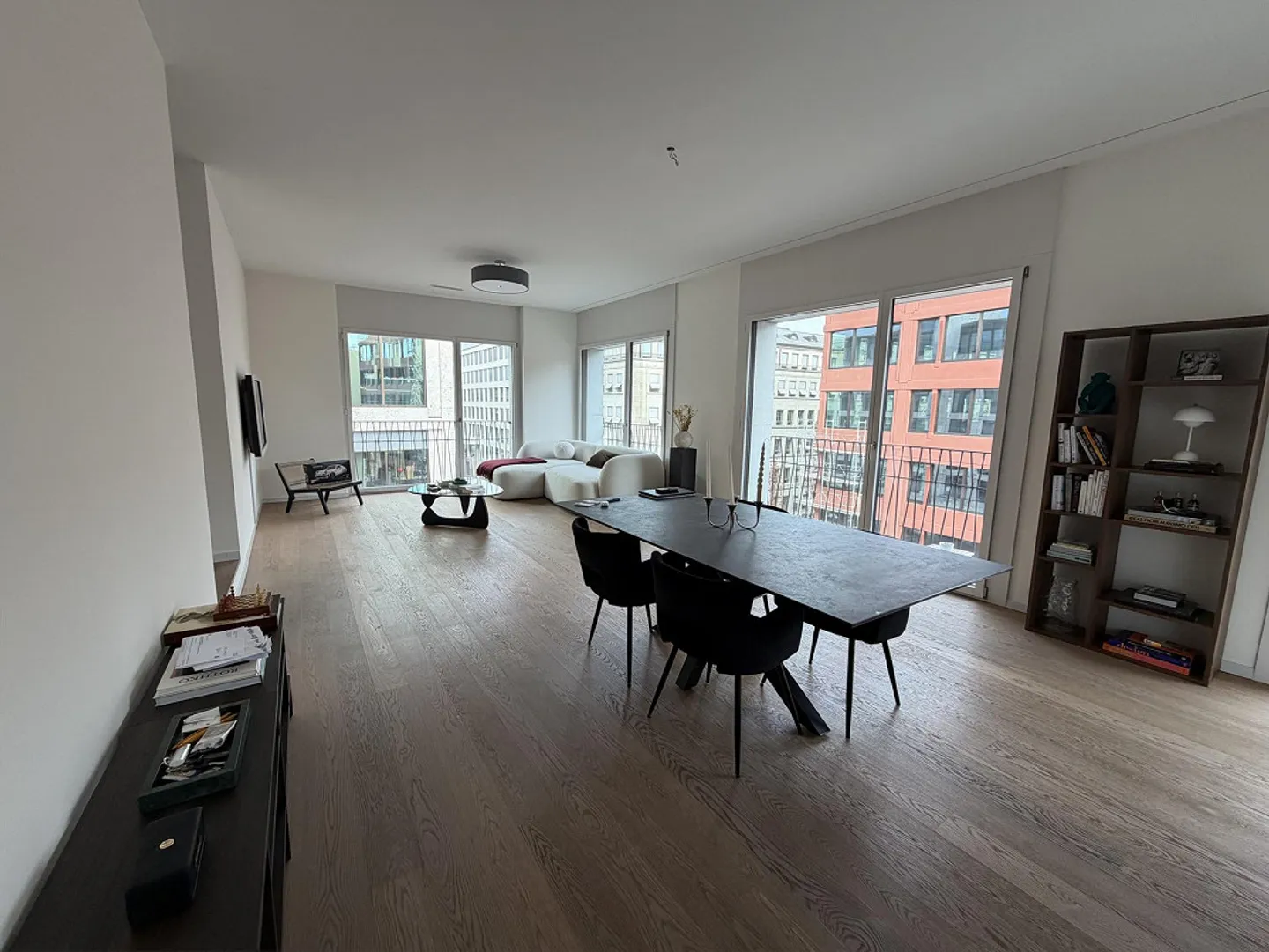 Exclusive 3.5-room penthouse apartment with terrace in Zurich Enge - Photo 4 of 11