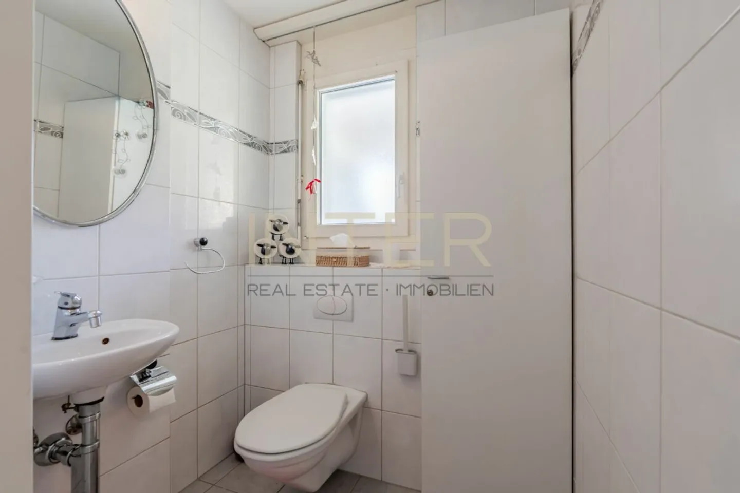 Emplacement ensoleillé en pente avec vue sur la verdure - Maison jumelée de 5,5 pièces - Photo 10 sur 20