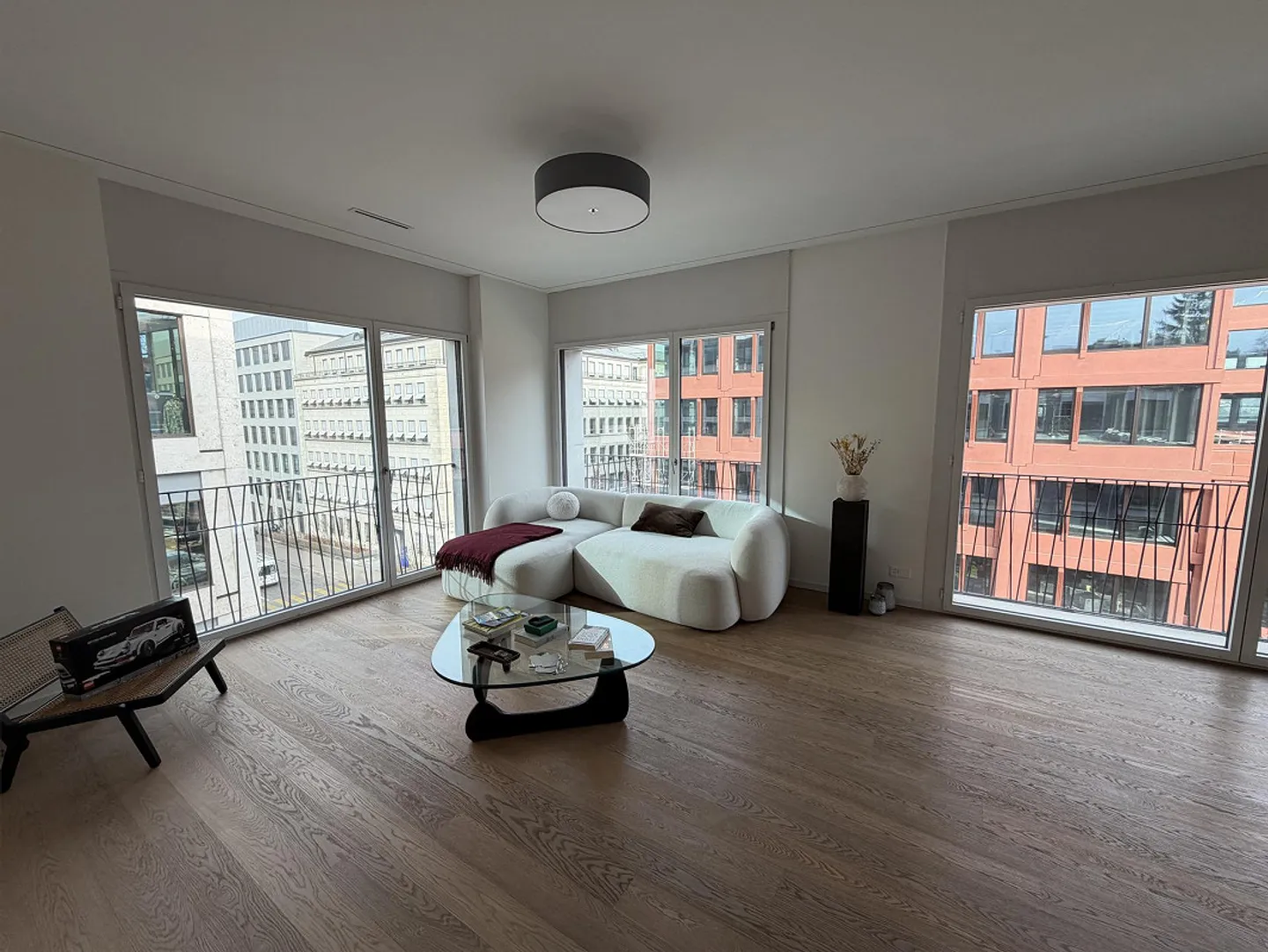 Exclusive 3.5-room penthouse apartment with terrace in Zurich Enge - Photo 6 of 11