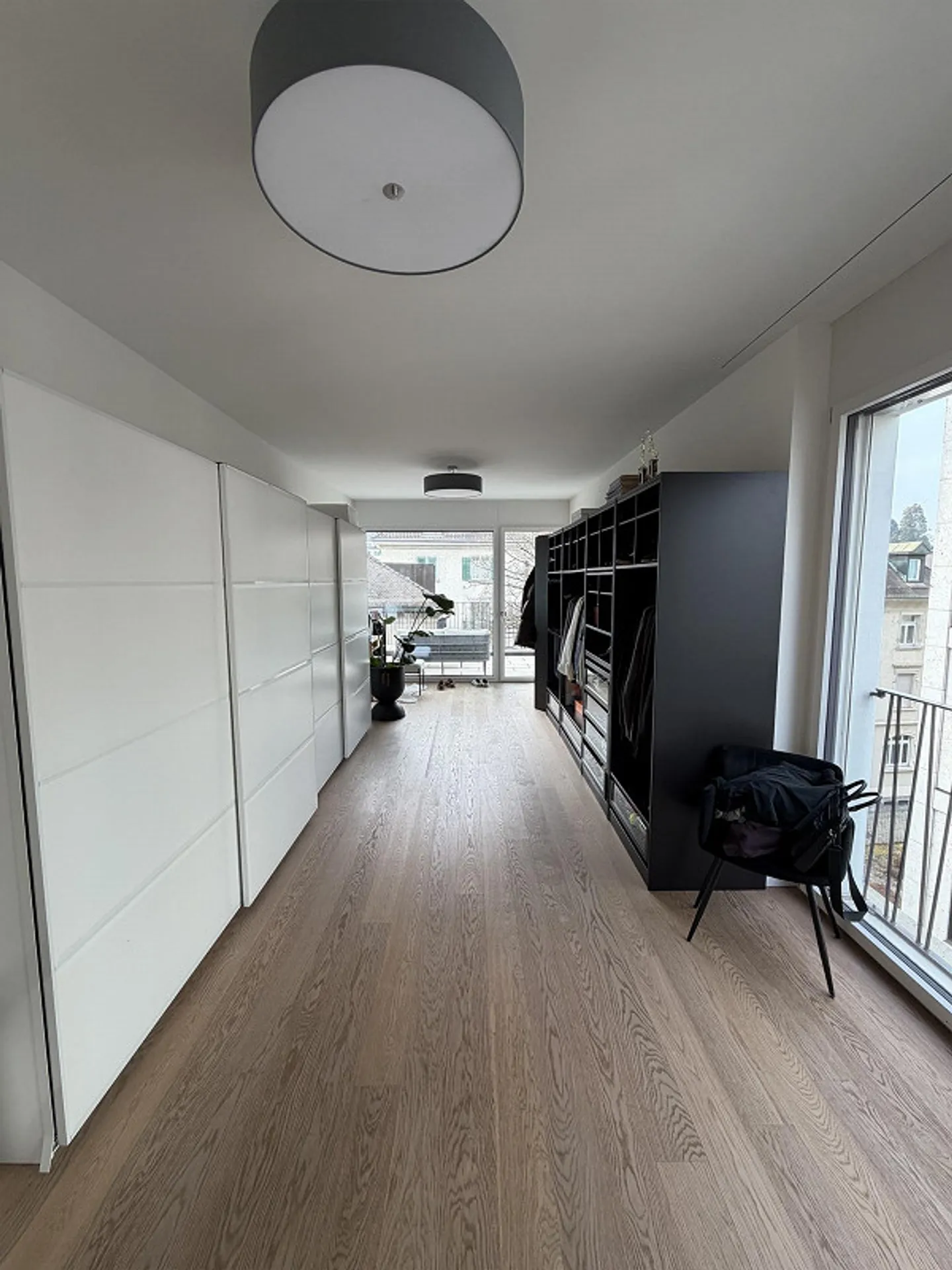 Exclusive 3.5-room penthouse apartment with terrace in Zurich Enge - Photo 7 of 11