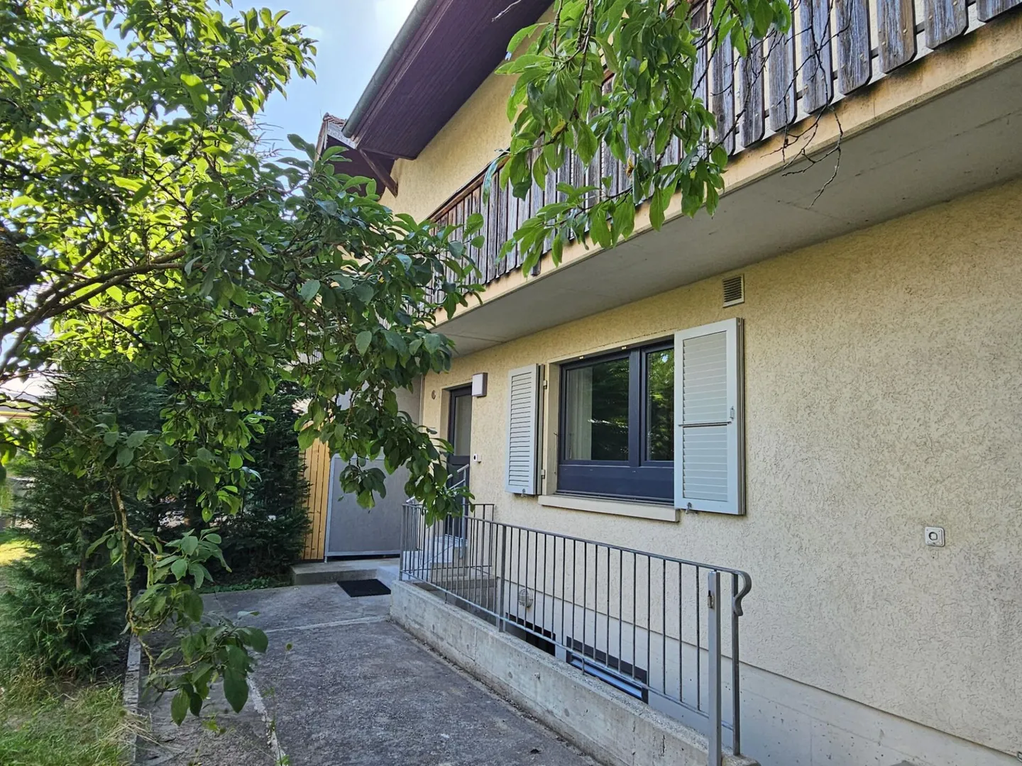 Vivere moderno ad Aegerten - studio nuovo con posto auto e area giardino - Foto 8 di 10